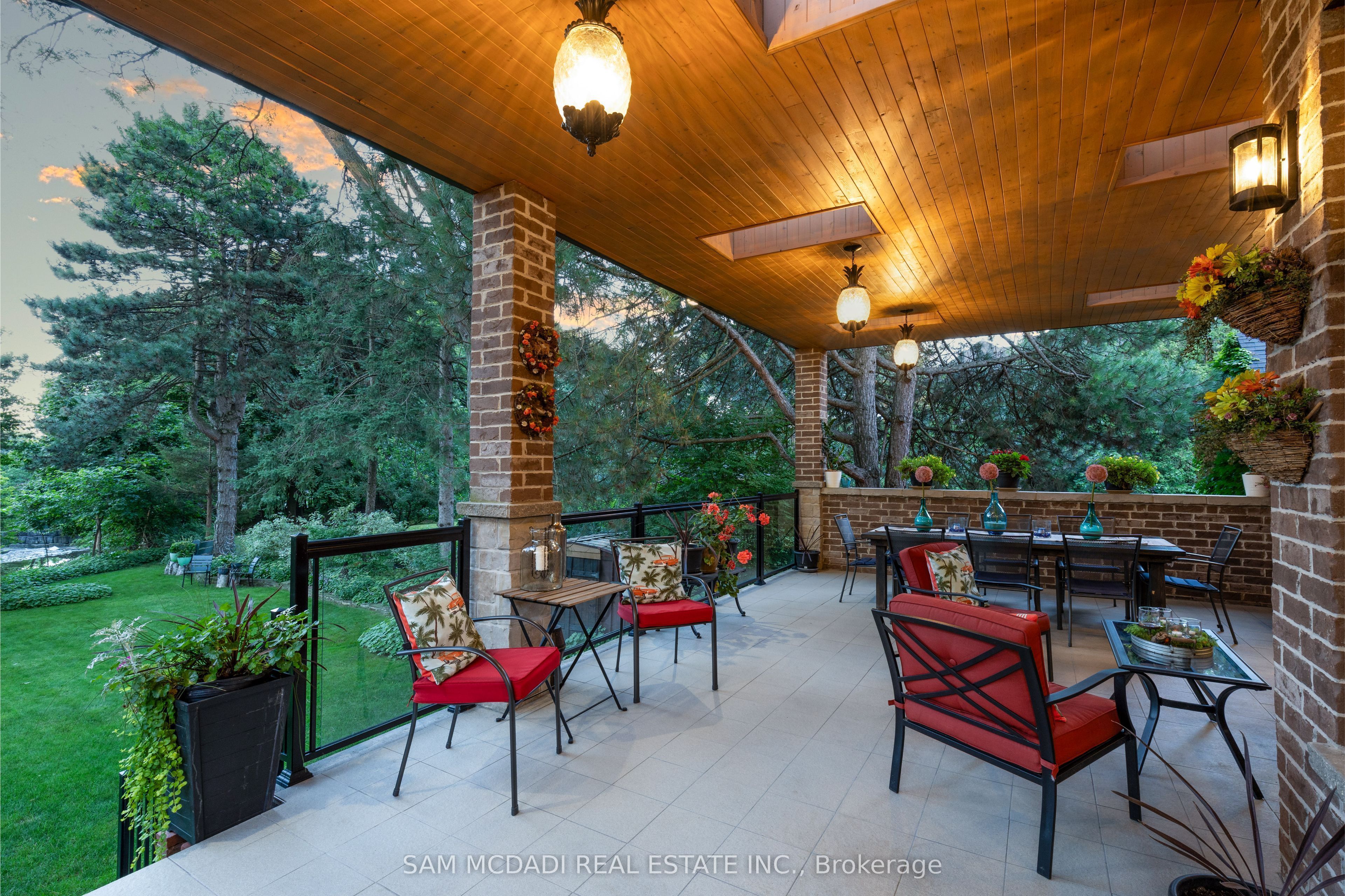 1285 Mineola Gardens Property Photo 35