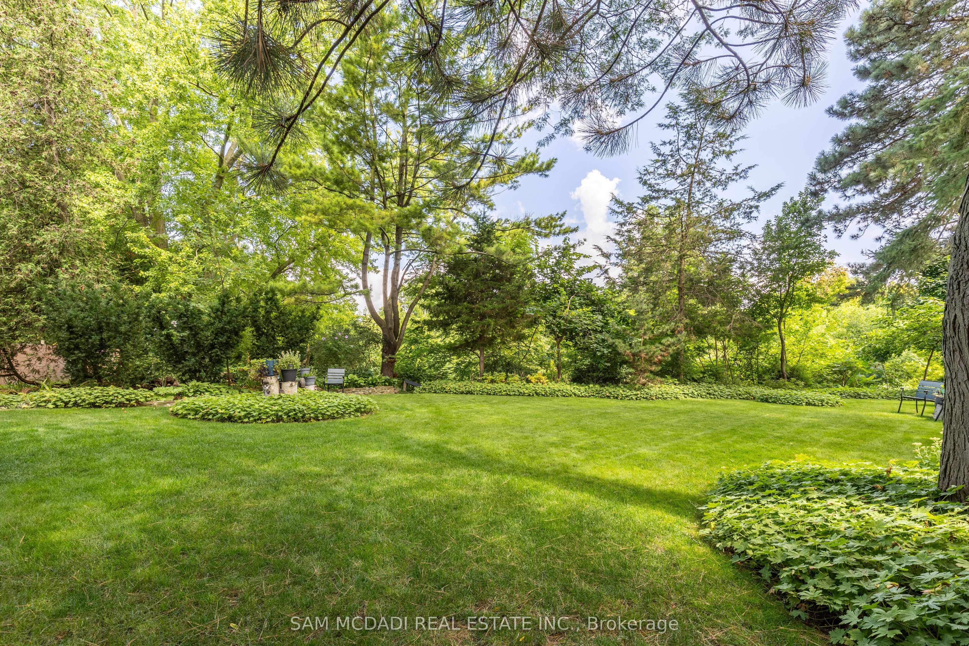 1285 Mineola Gardens Property Photo 38