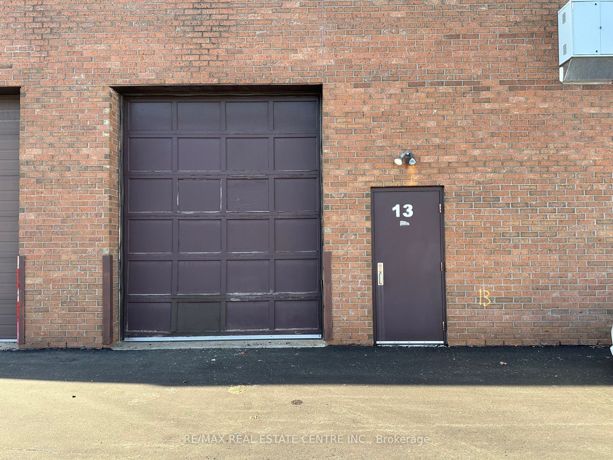 #13 - 75 Rosedale Avenue Property Photo 2