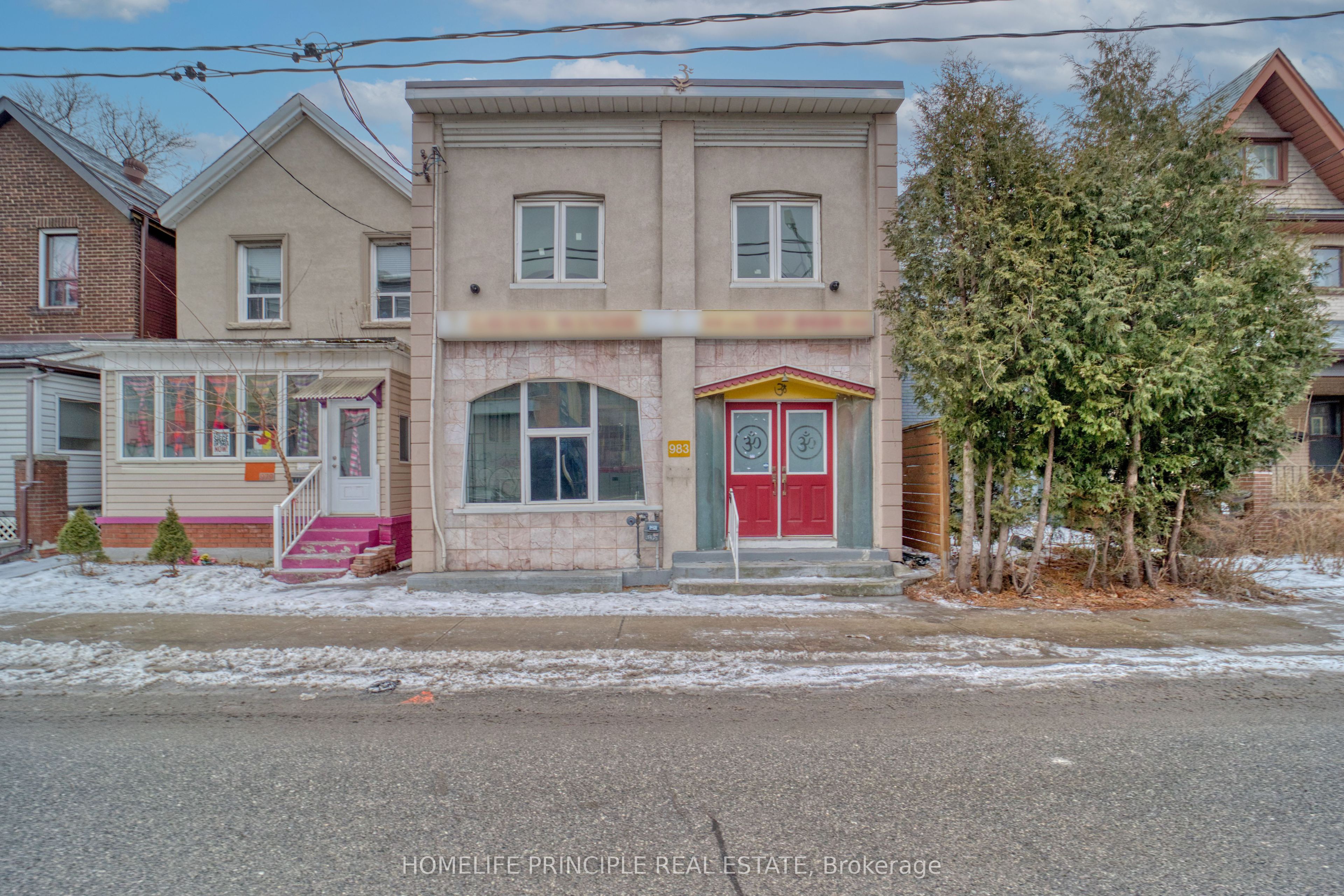 983 Dupont Street Property Photo 1
