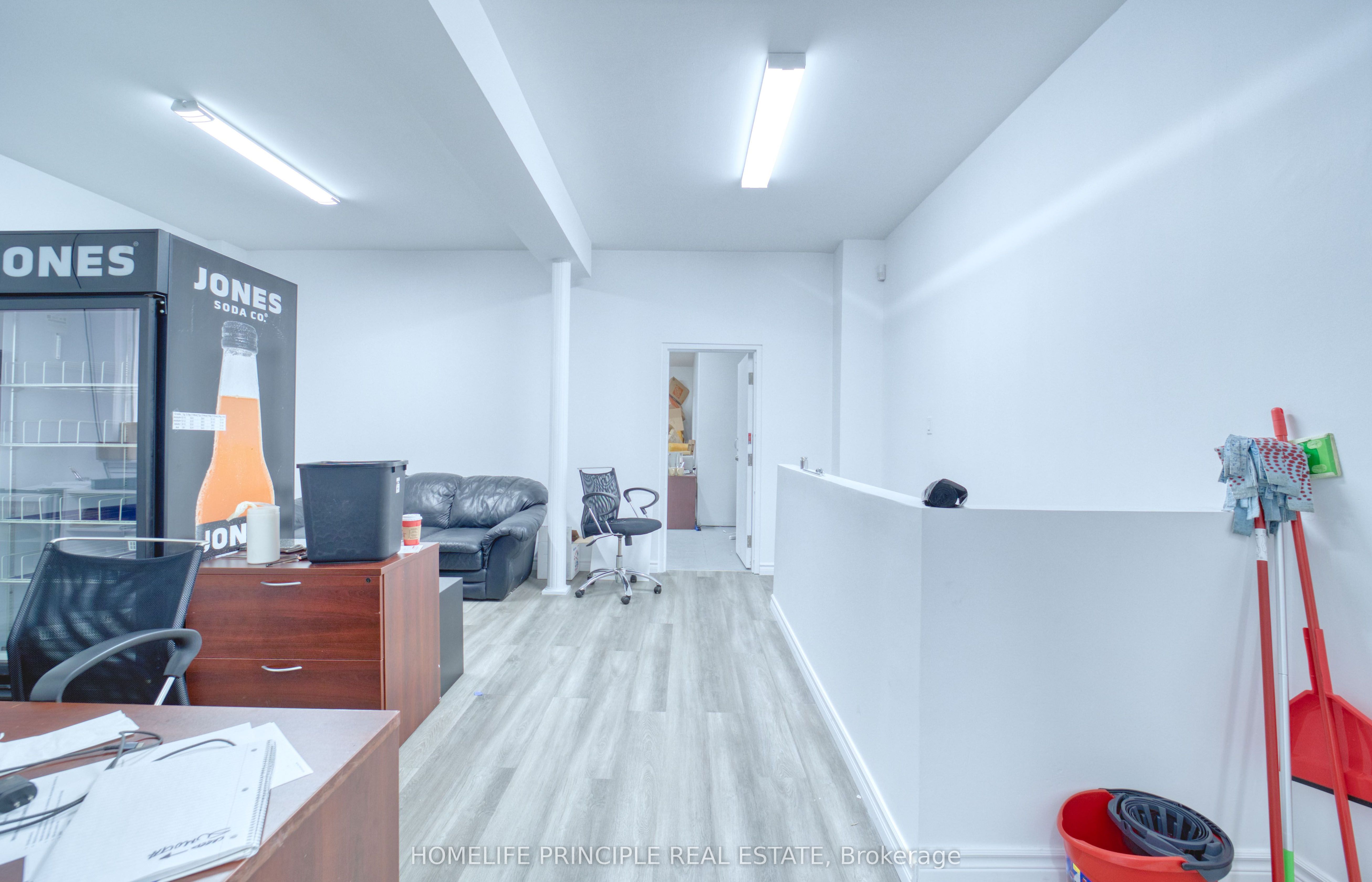 983 Dupont Street Property Photo 11