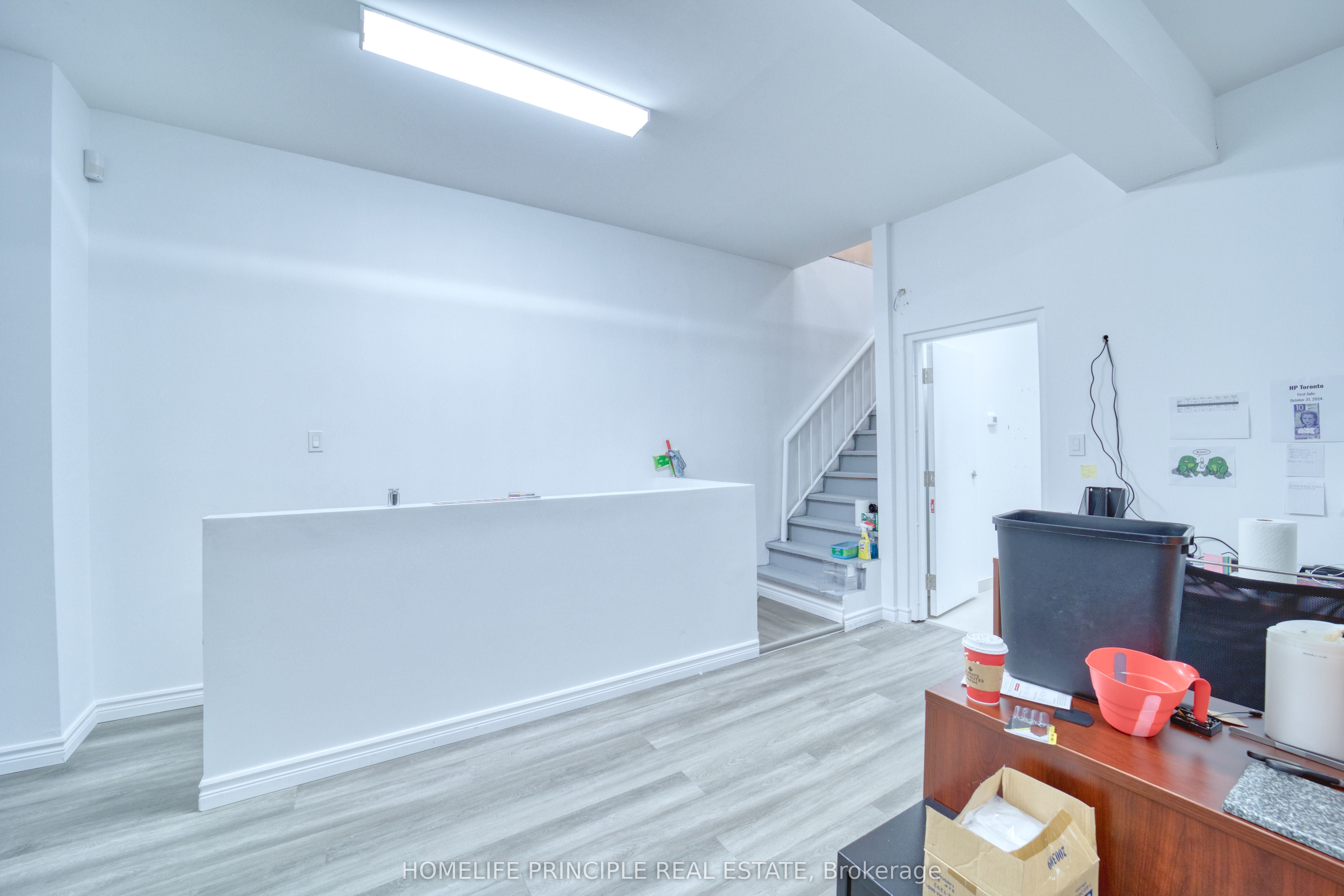 983 Dupont Street Property Photo 15