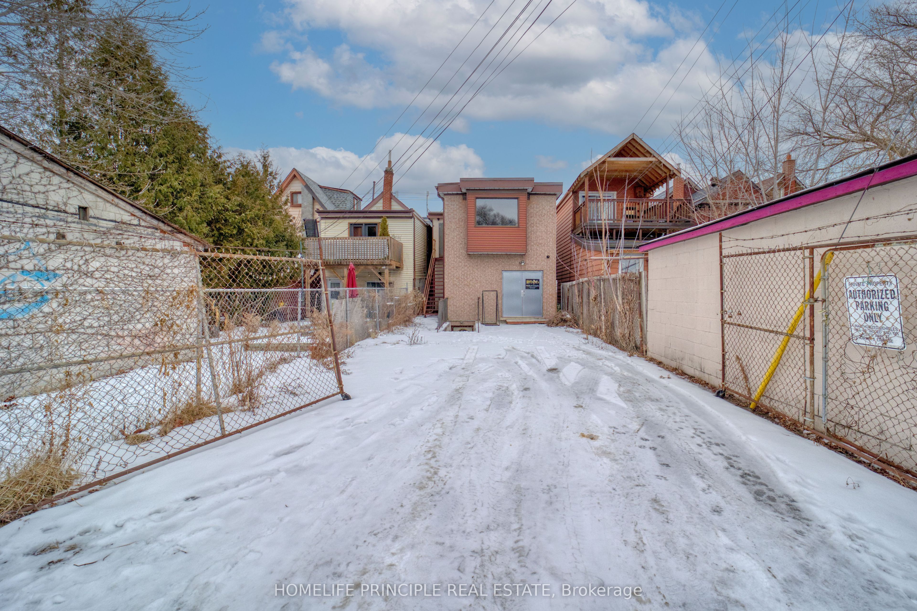 983 Dupont Street Property Photo 38