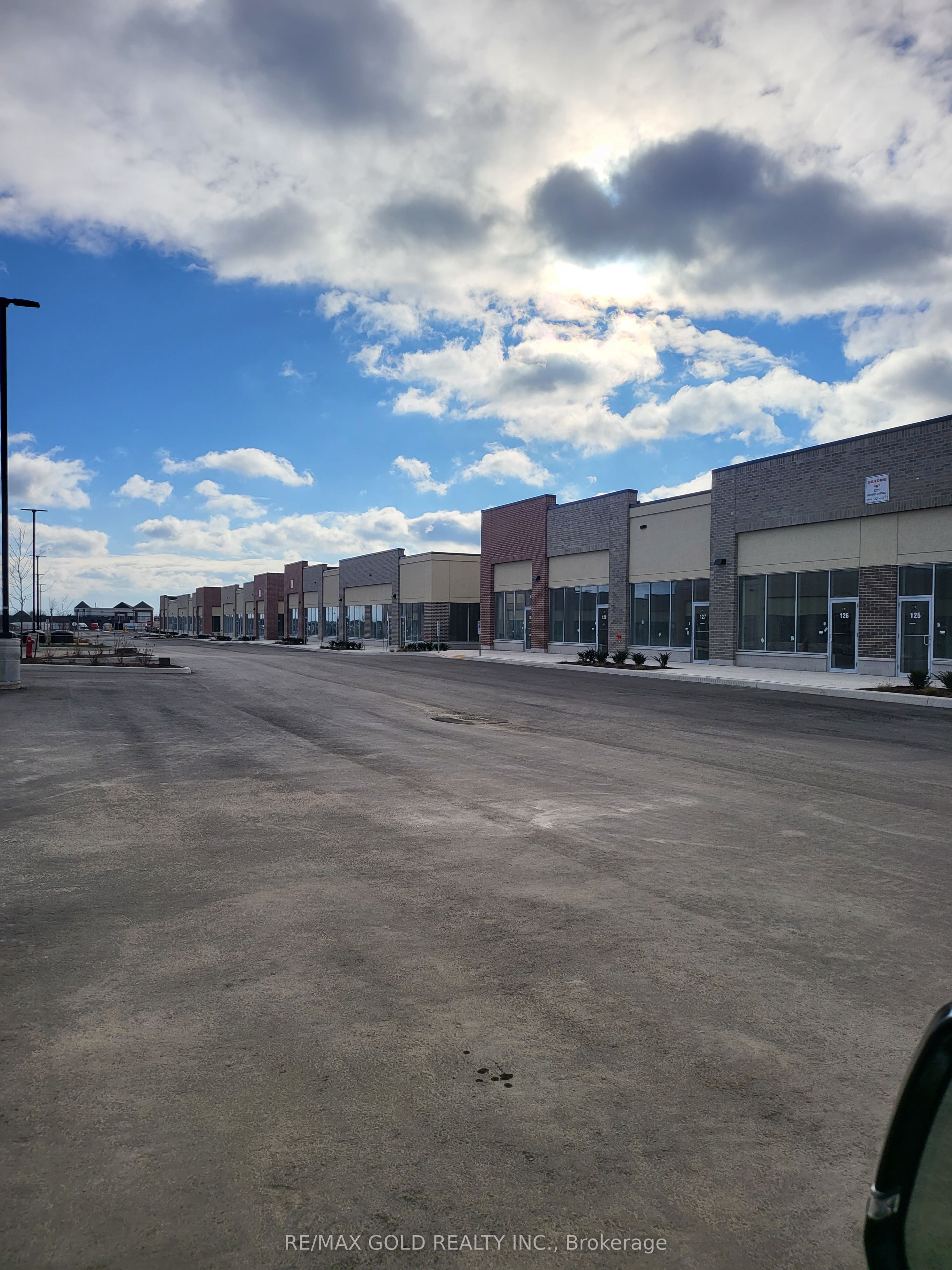 #101 - 6161 Mayfield Road Property Photo 2