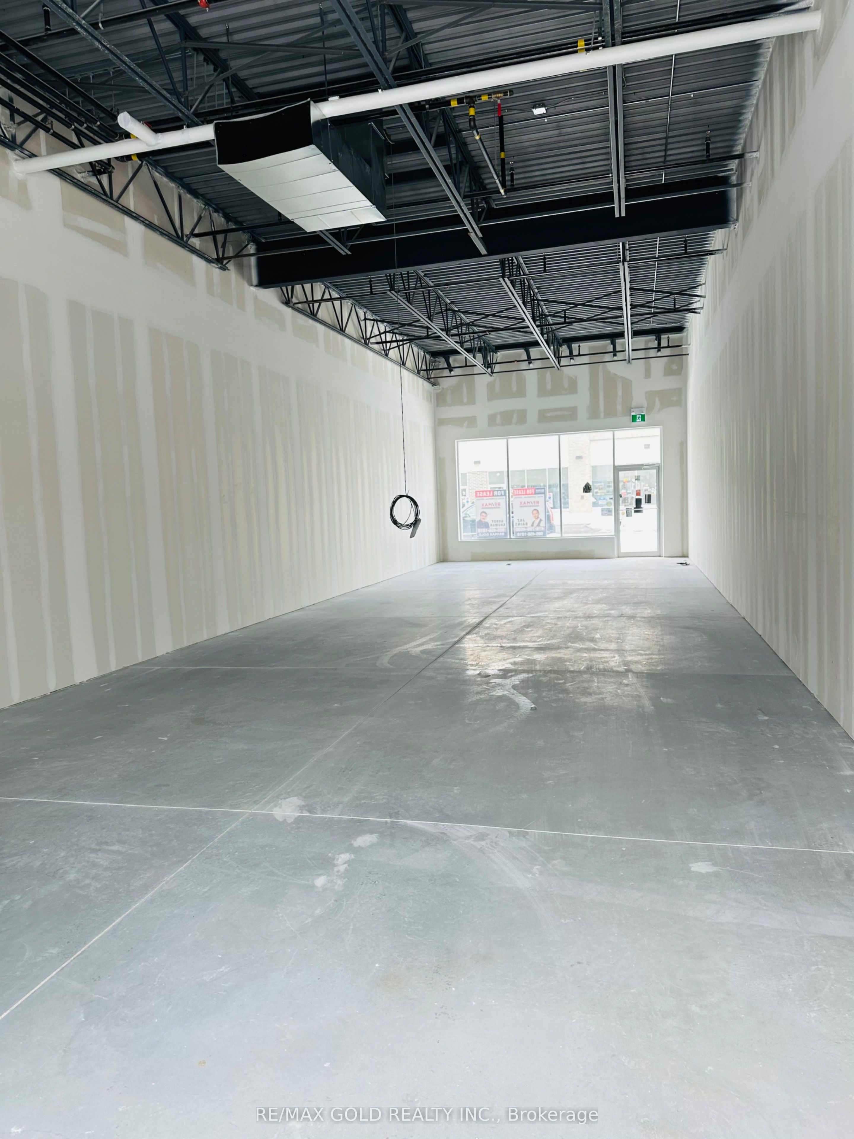 #101 - 6161 Mayfield Road Property Photo 4