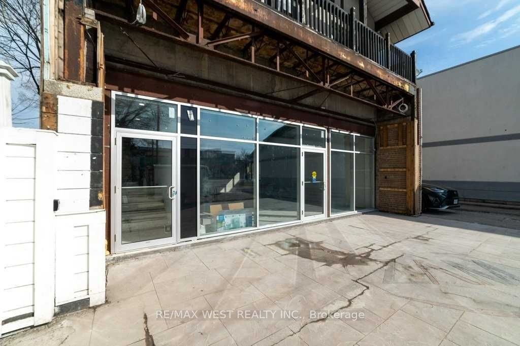 #1 - 1340 The Queensway Avenue Property Photo 4