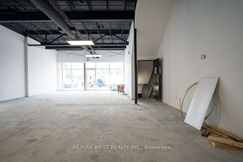 #1 - 1340 The Queensway Avenue Property Photo 10
