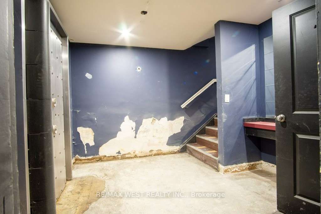 #1 - 1340 The Queensway Avenue Property Photo 26