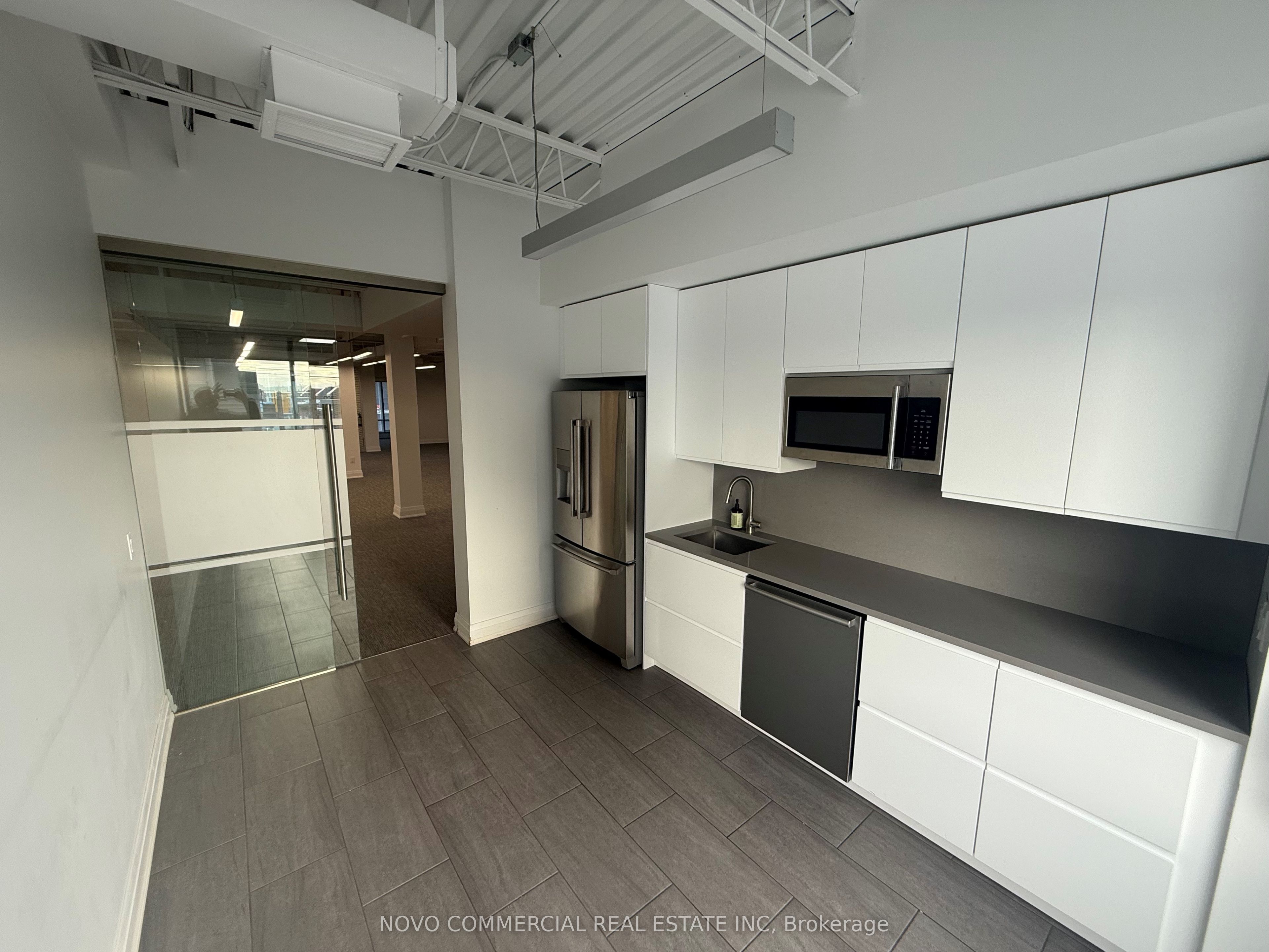 #300 - 39 Lakeshore Road Property Photo 2