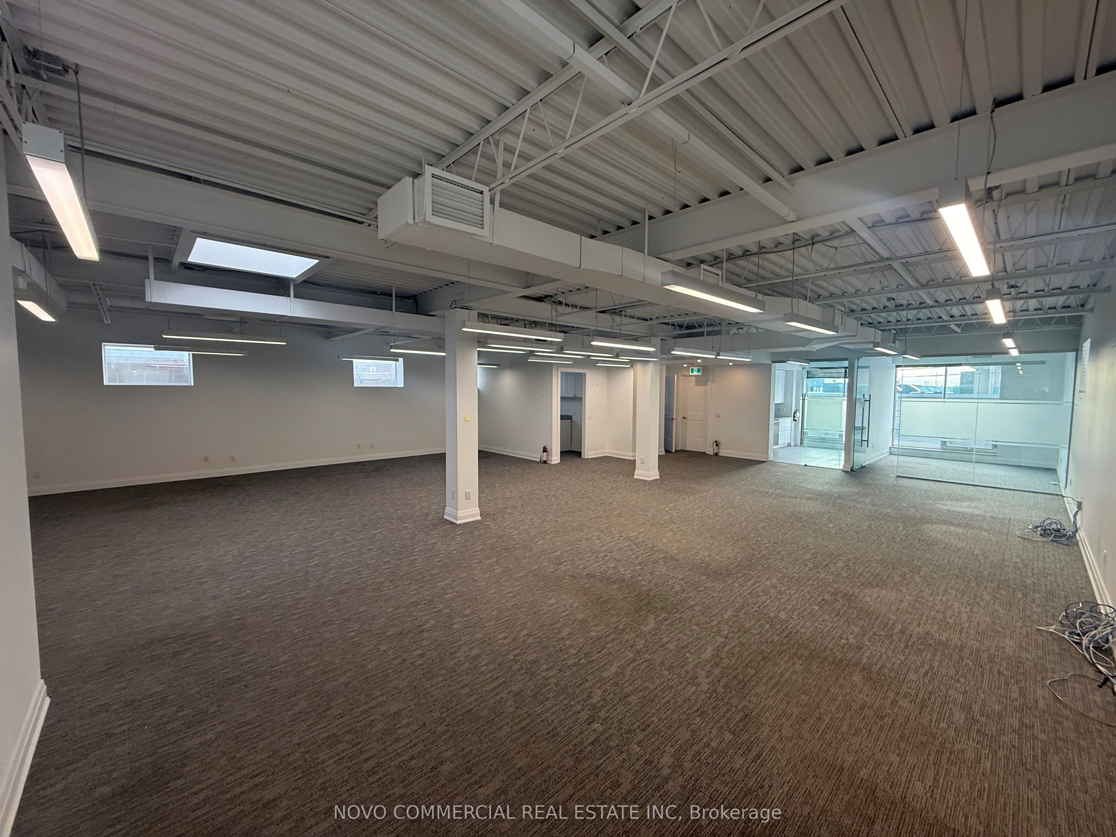 #300 - 39 Lakeshore Road Property Photo 4