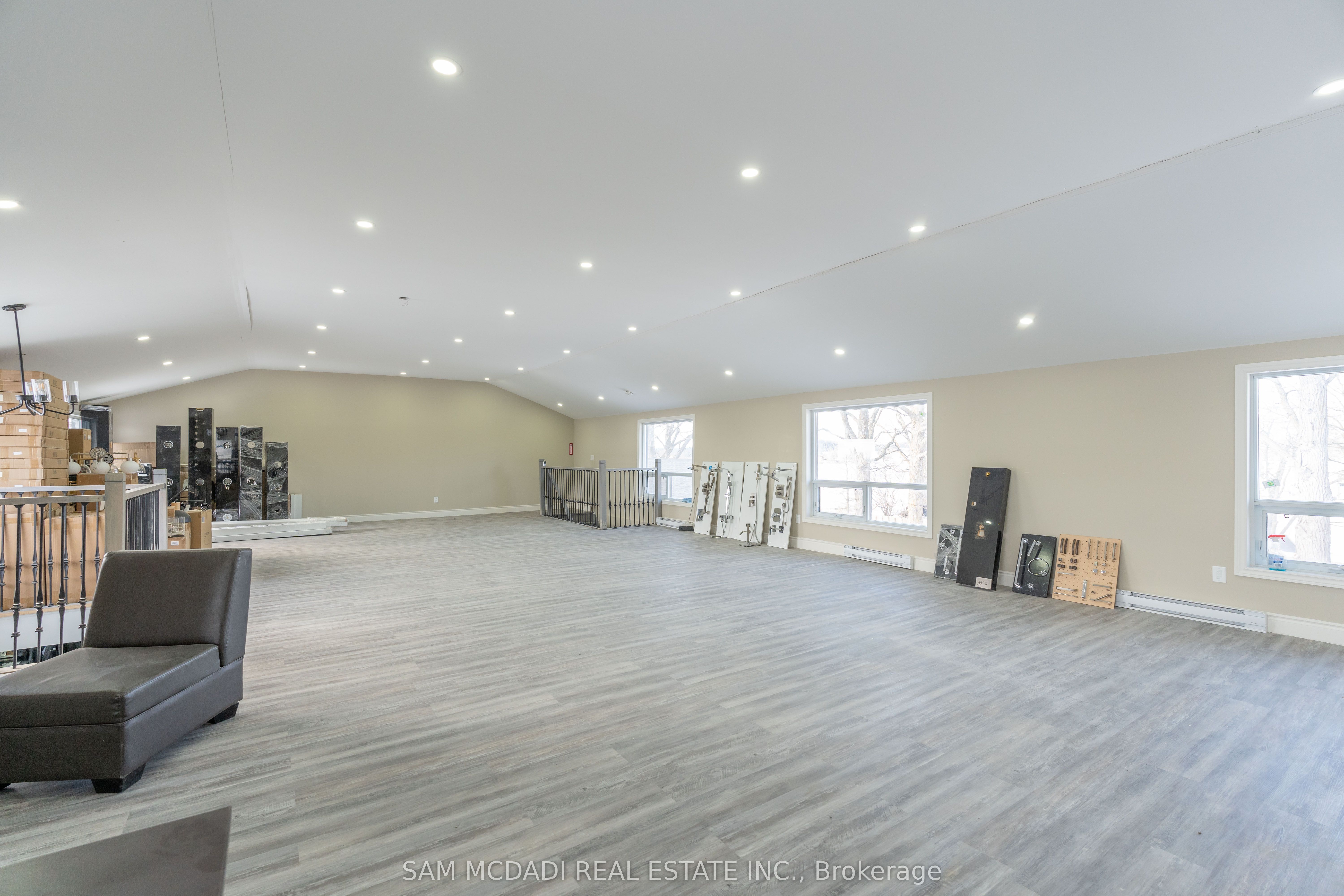 12951 Steeles Avenue Property Photo 9