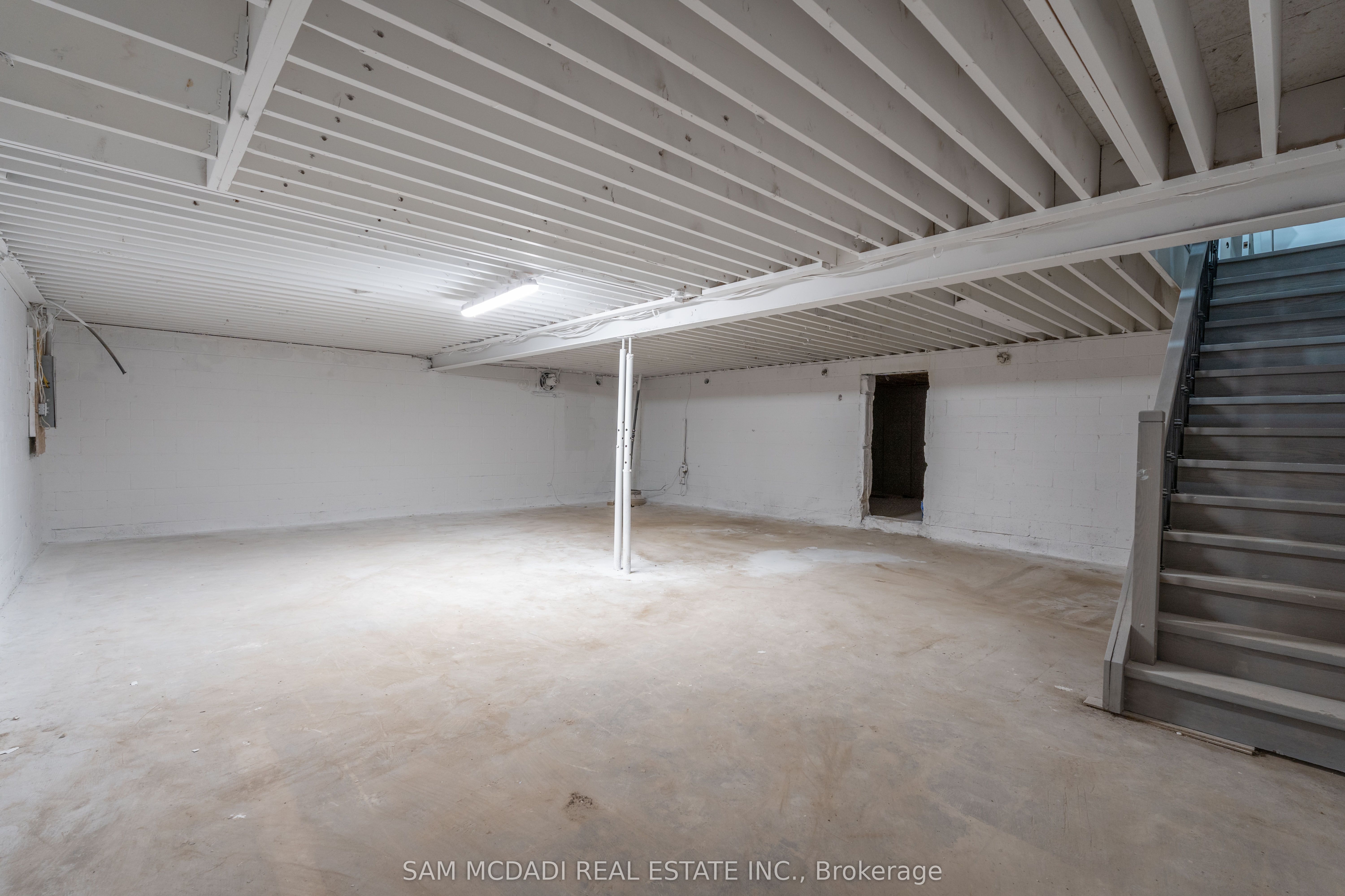 12951 Steeles Avenue Property Photo 10