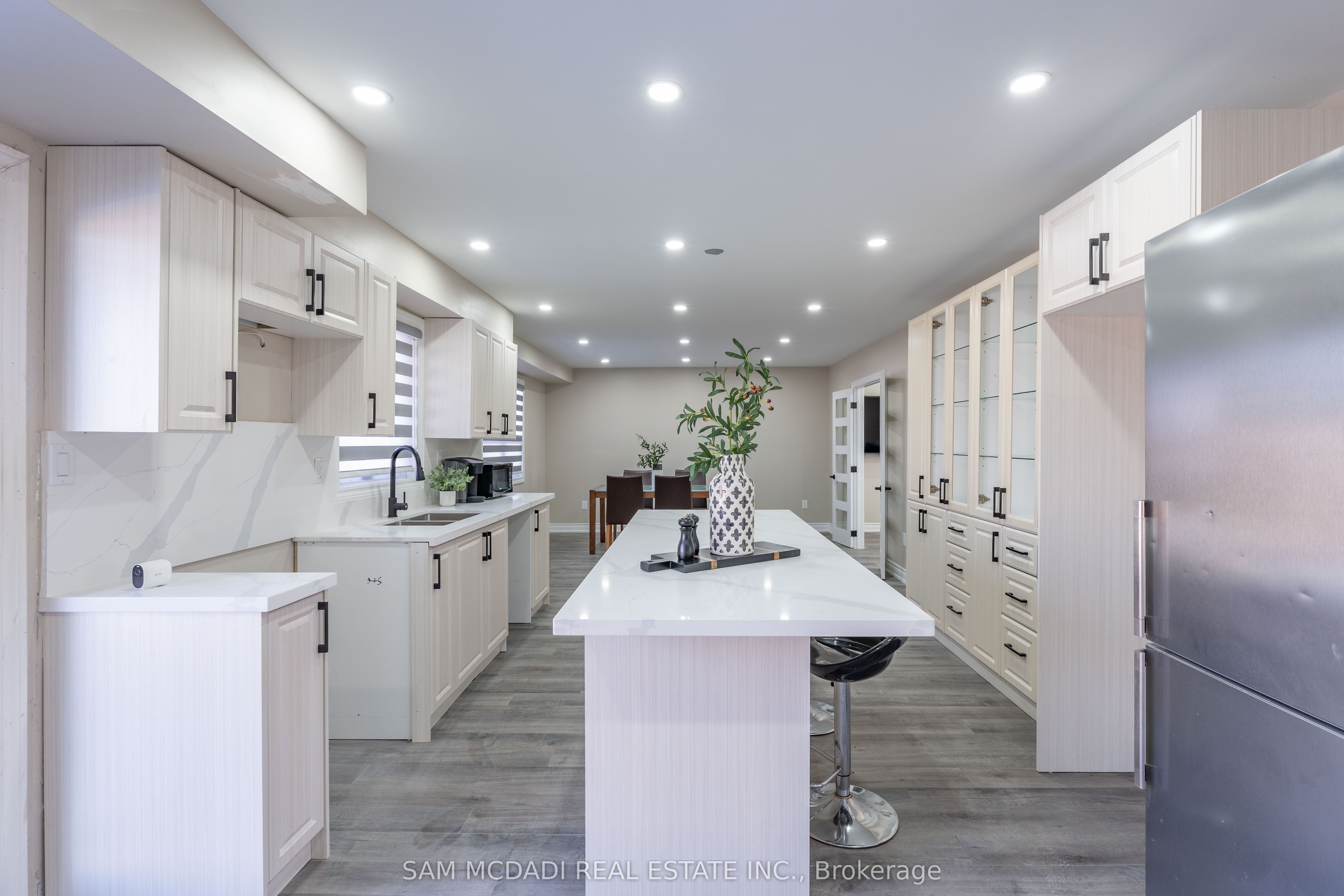 12951 Steeles Avenue Property Photo 15
