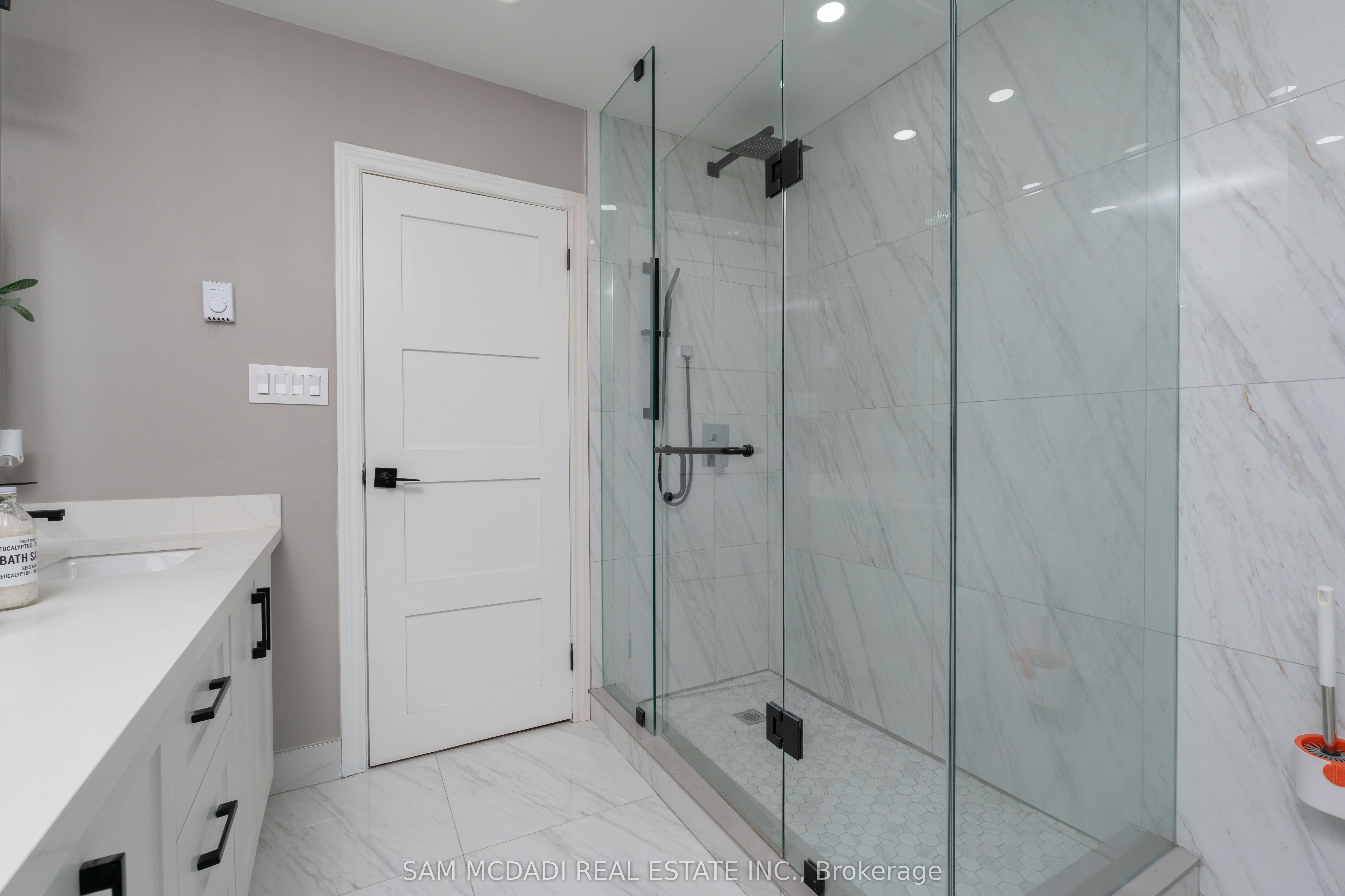 12951 Steeles Avenue Property Photo 22
