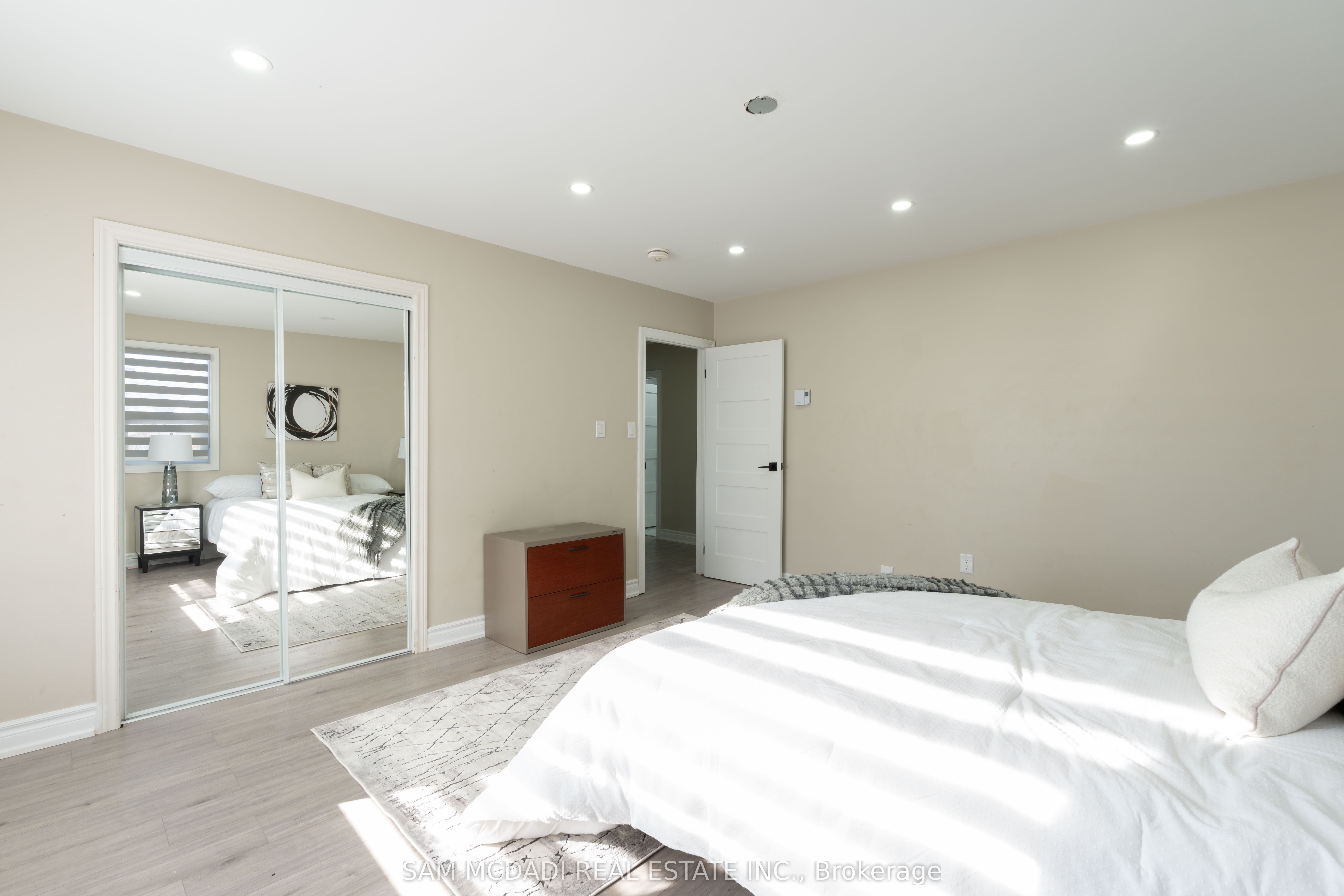 12951 Steeles Avenue Property Photo 26