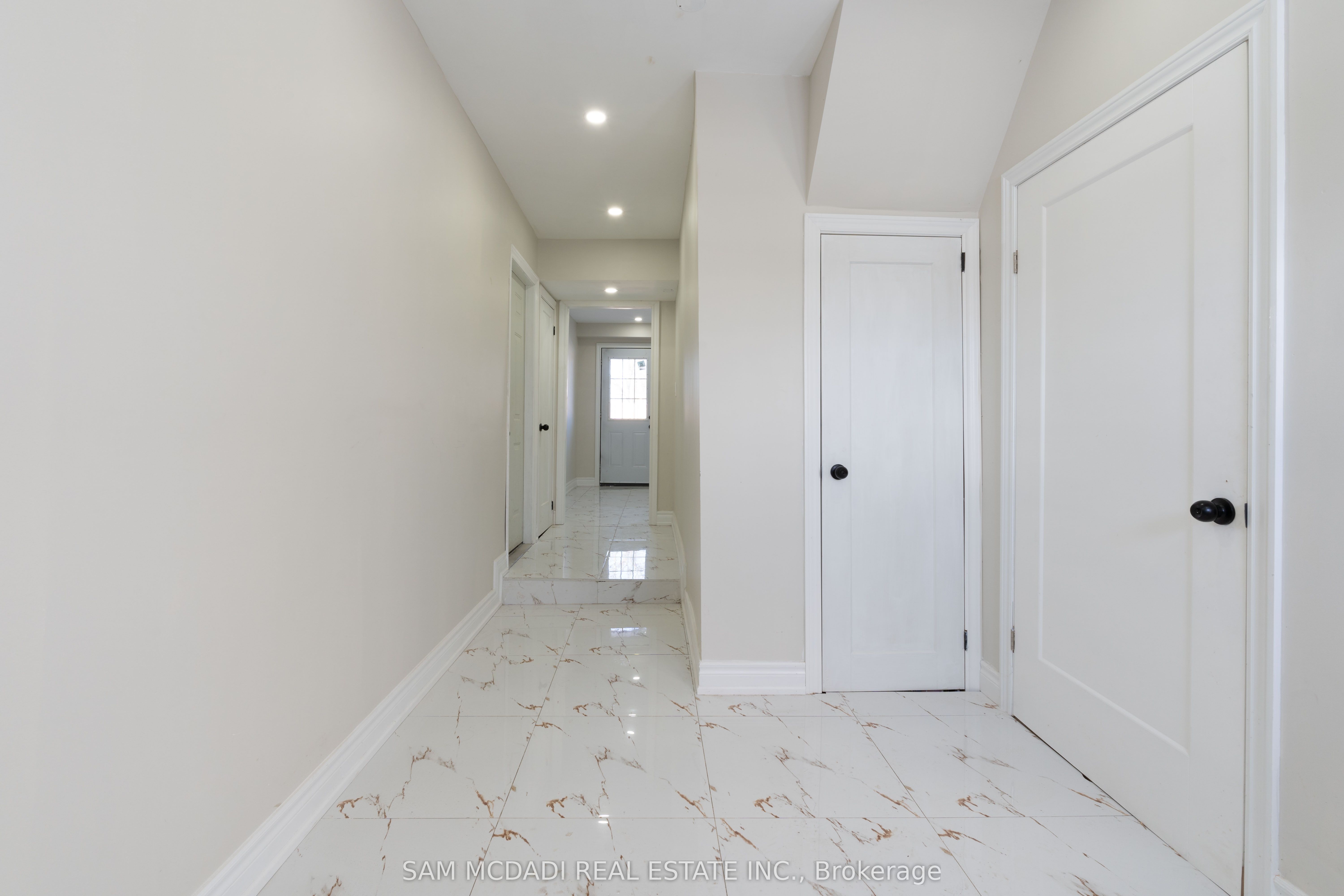 12951 Steeles Avenue Property Photo 28
