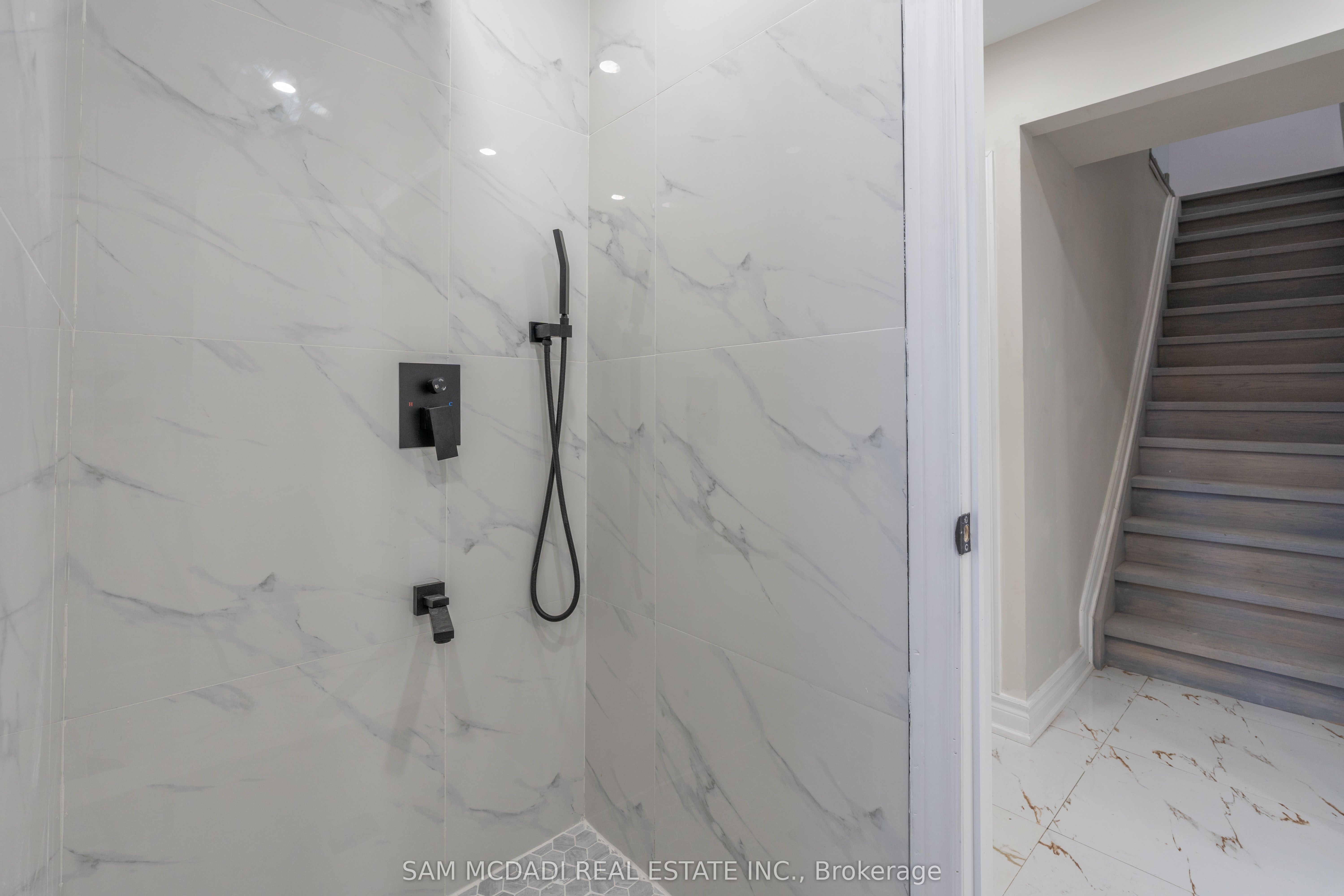 12951 Steeles Avenue Property Photo 30