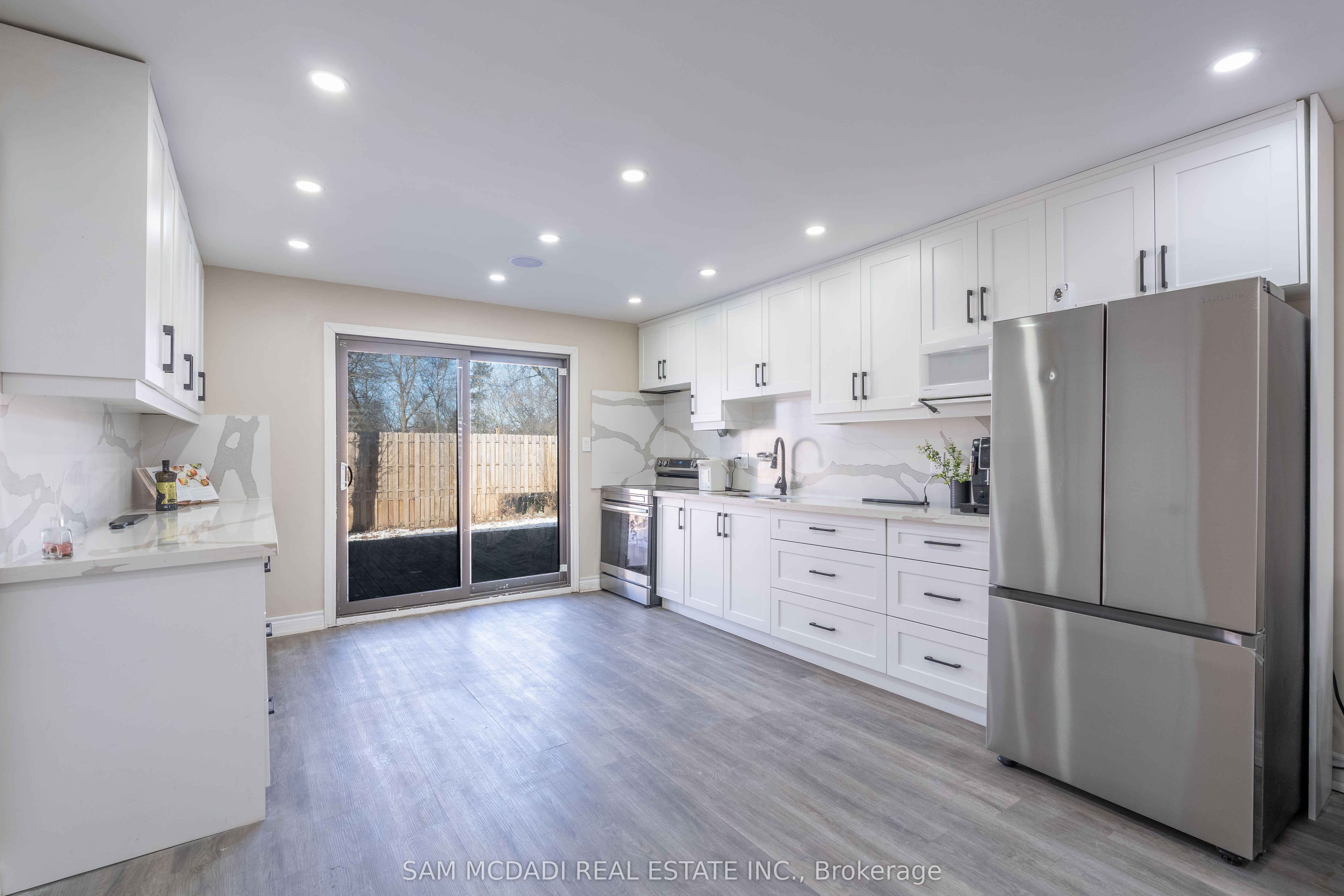 12951 Steeles Avenue Property Photo 31
