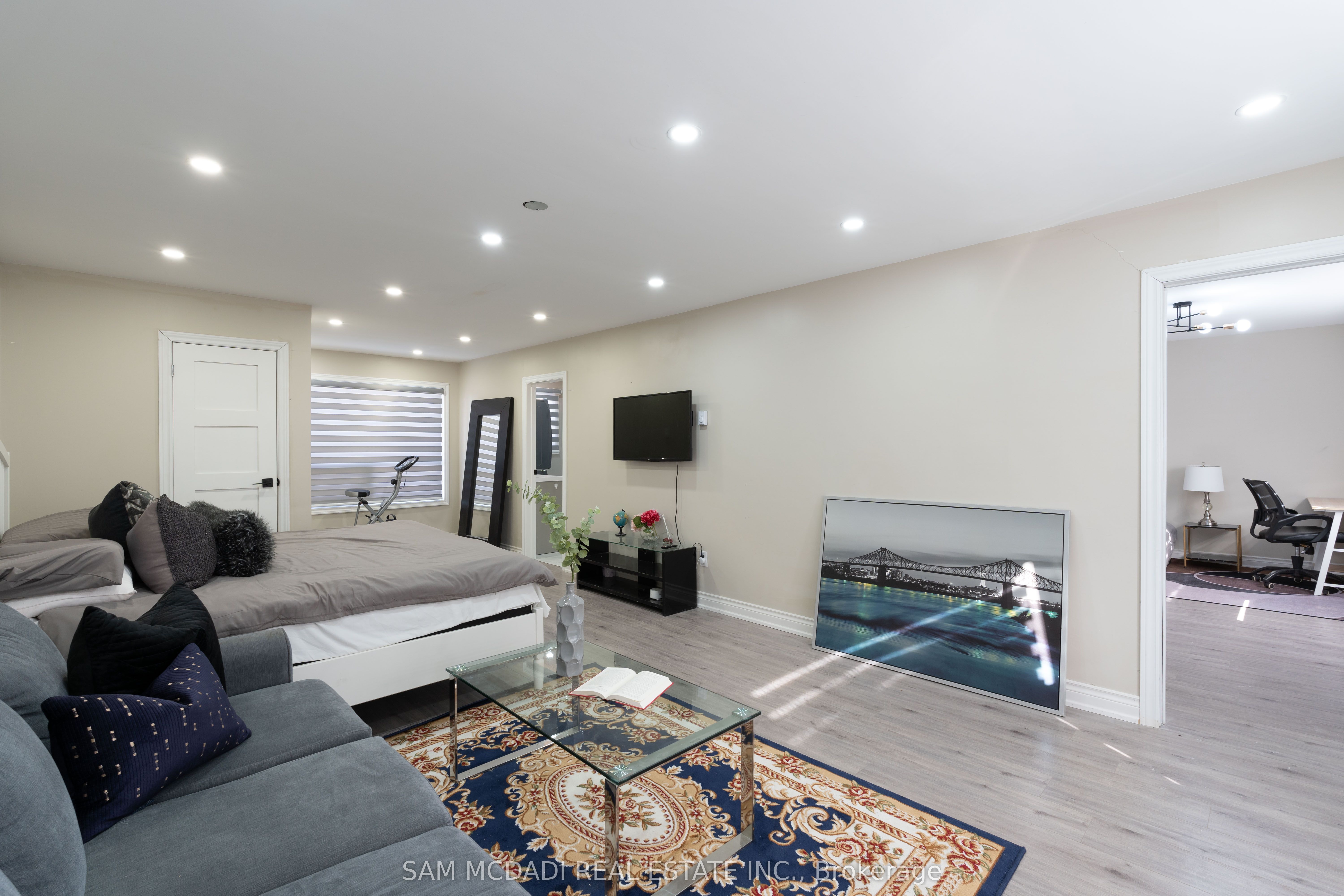 12951 Steeles Avenue Property Photo 36