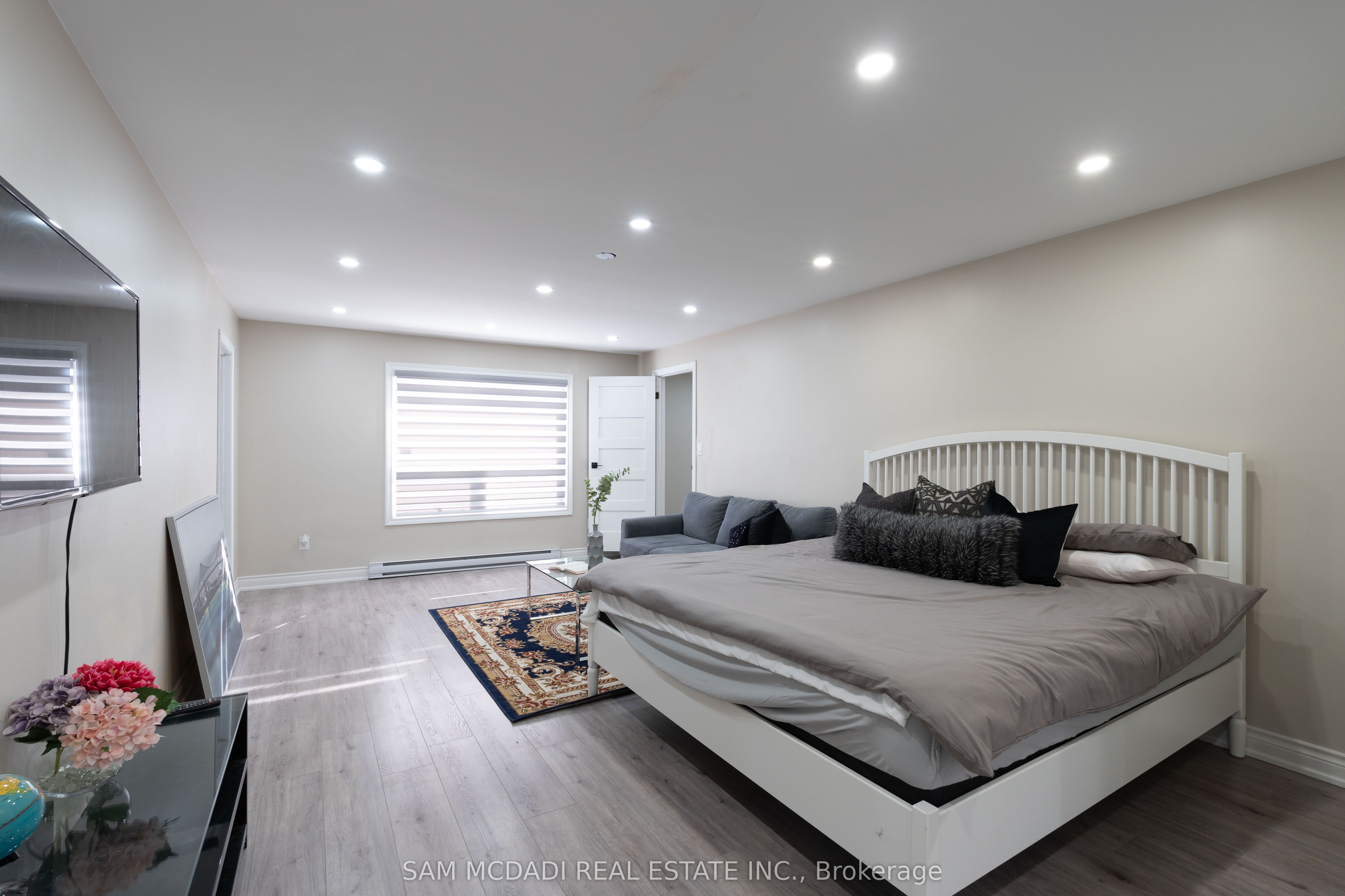 12951 Steeles Avenue Property Photo 37