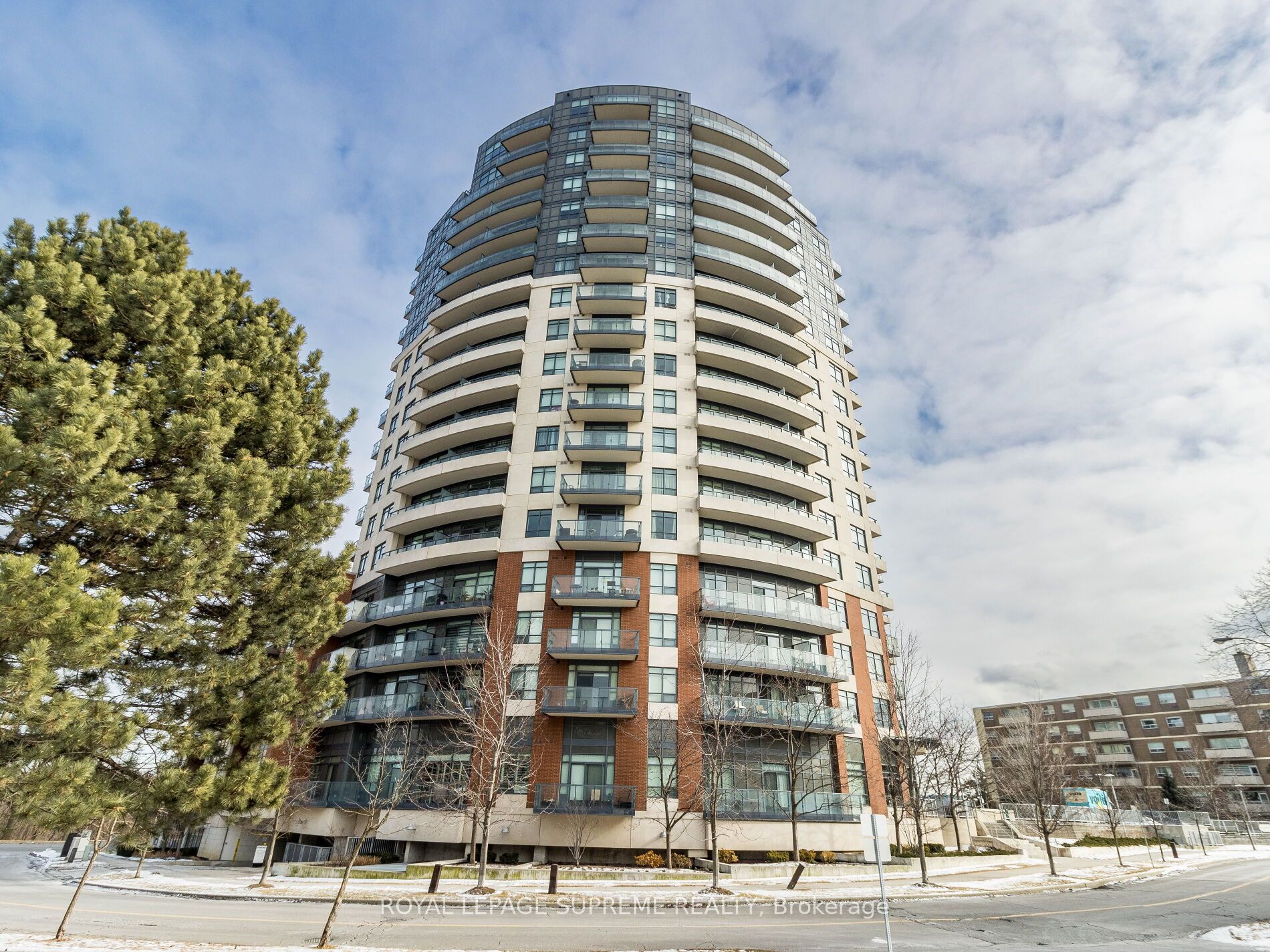 #607 - 25 Fontenay Court Property Photo 1