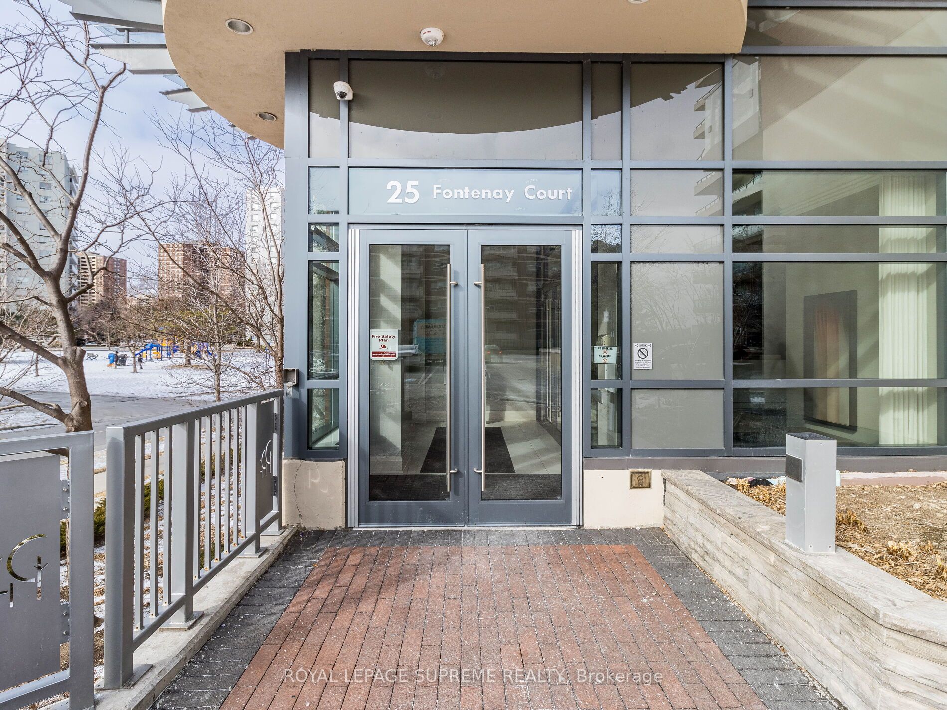 #607 - 25 Fontenay Court Property Photo 4