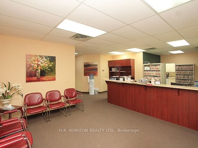 #101 - 40 Finchgate Boulevard Property Photo 5