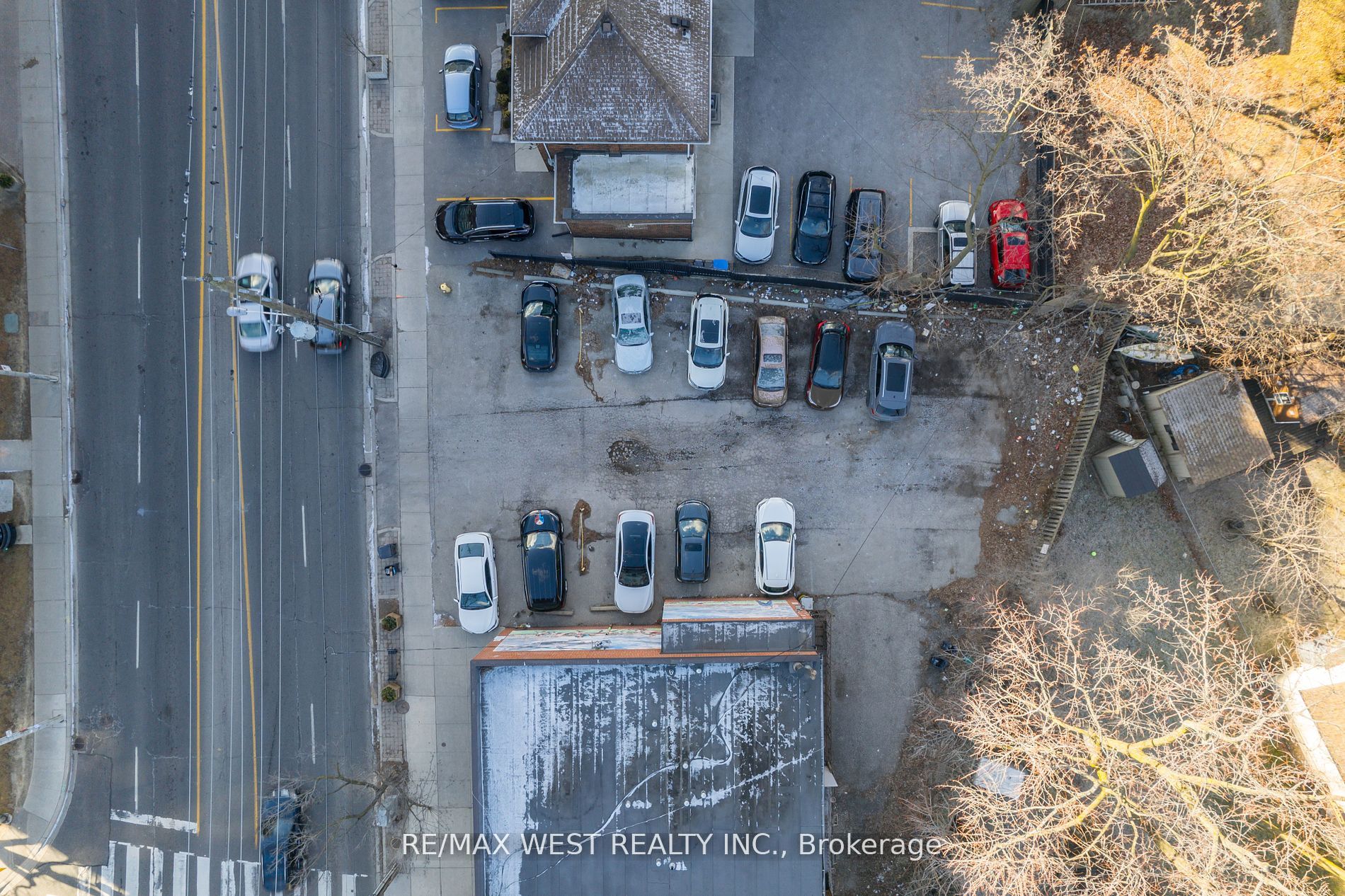 5000 Dundas Street Property Photo 2