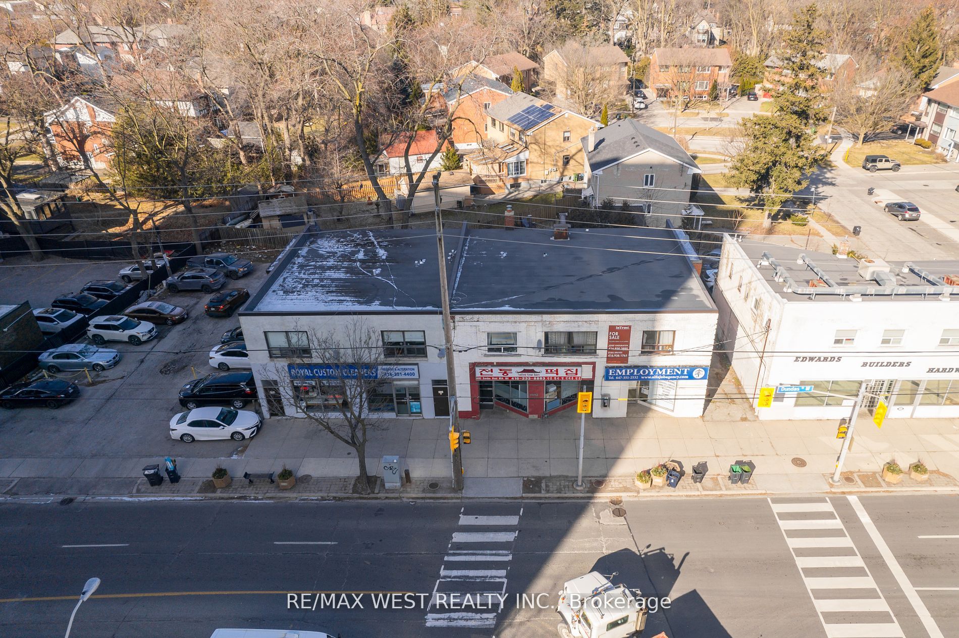 5000 Dundas Street Property Photo 5