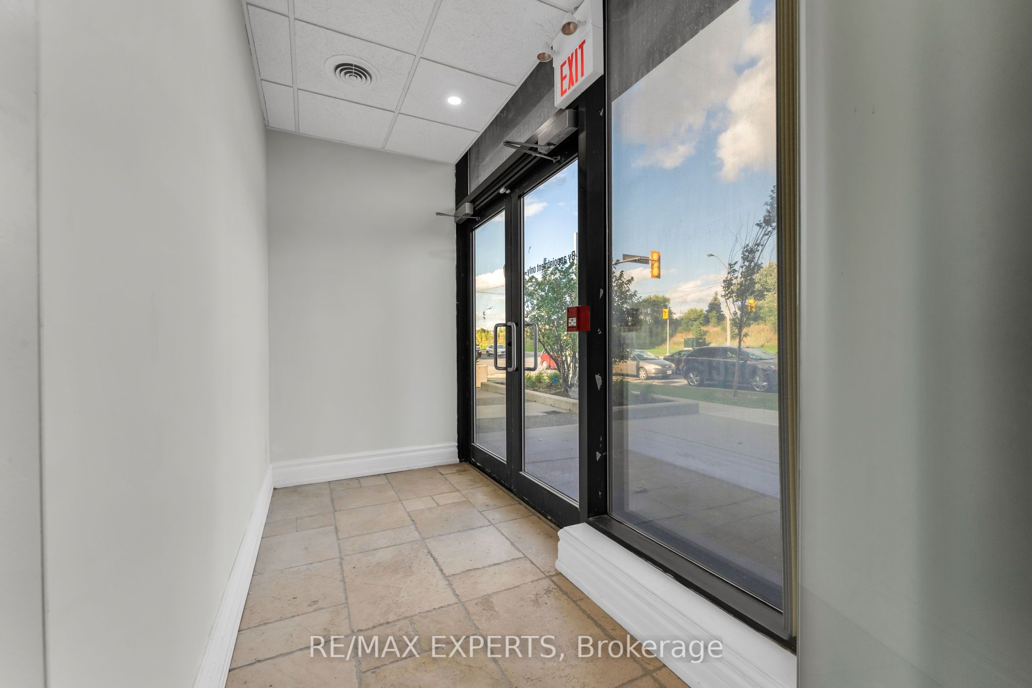 #108 - 1 De Boers Drive Property Photo 6