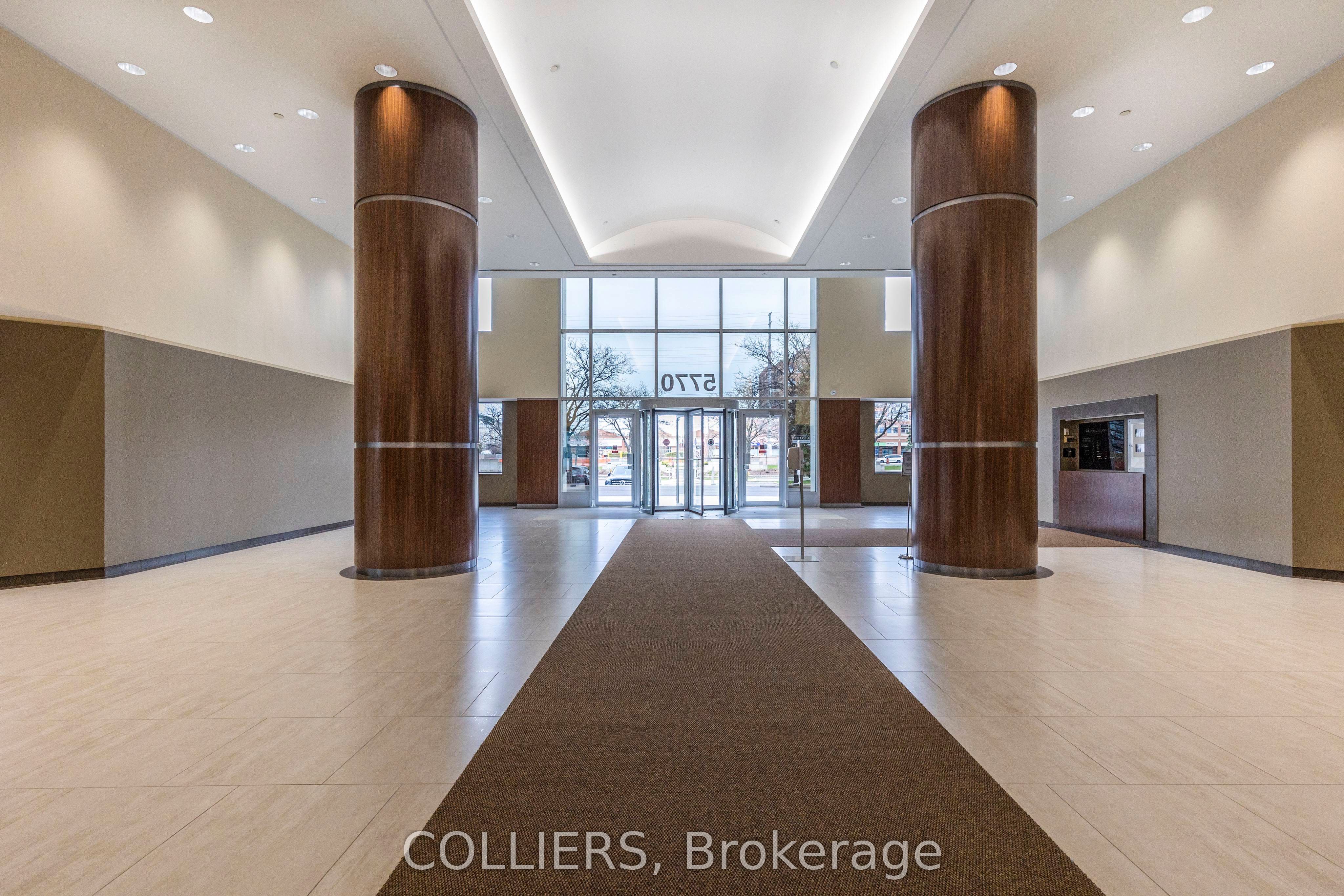 #1001 - 5770 Hurontario Street Property Photo 3