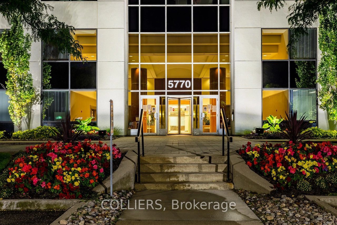 #1001 - 5770 Hurontario Street Property Photo 4