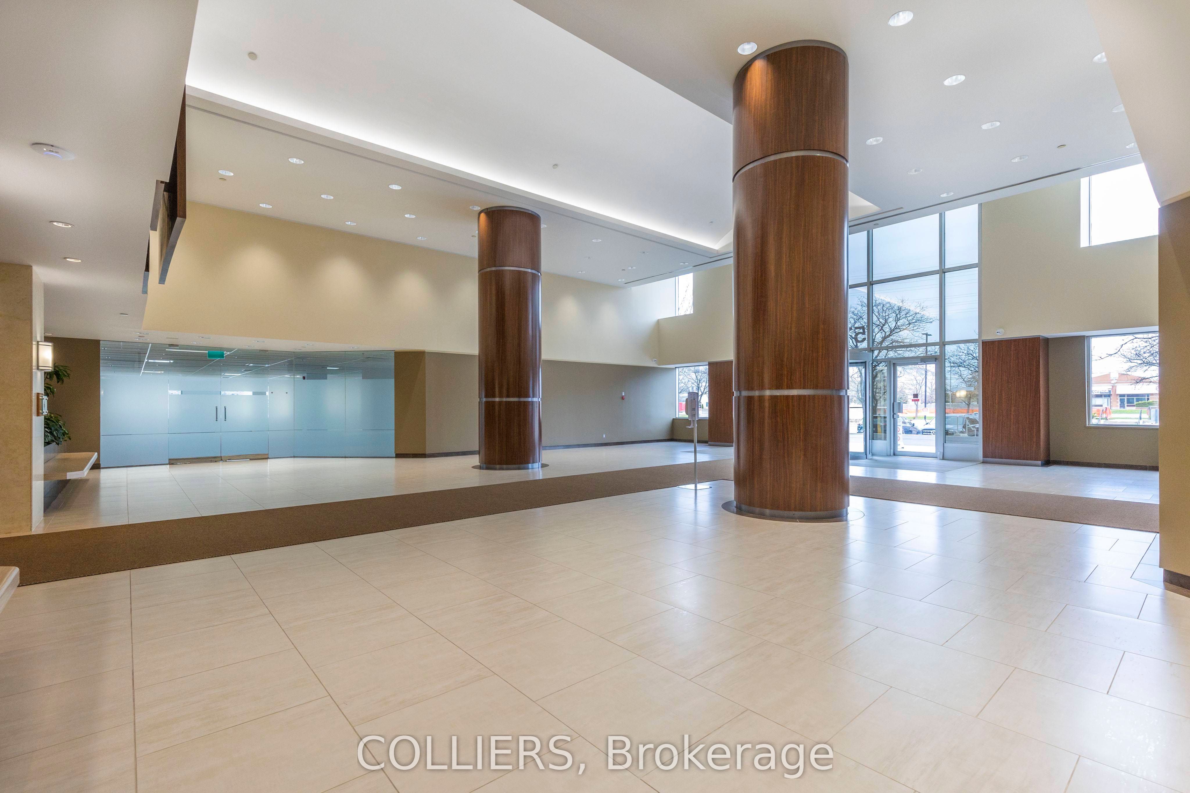 #1001 - 5770 Hurontario Street Property Photo 5