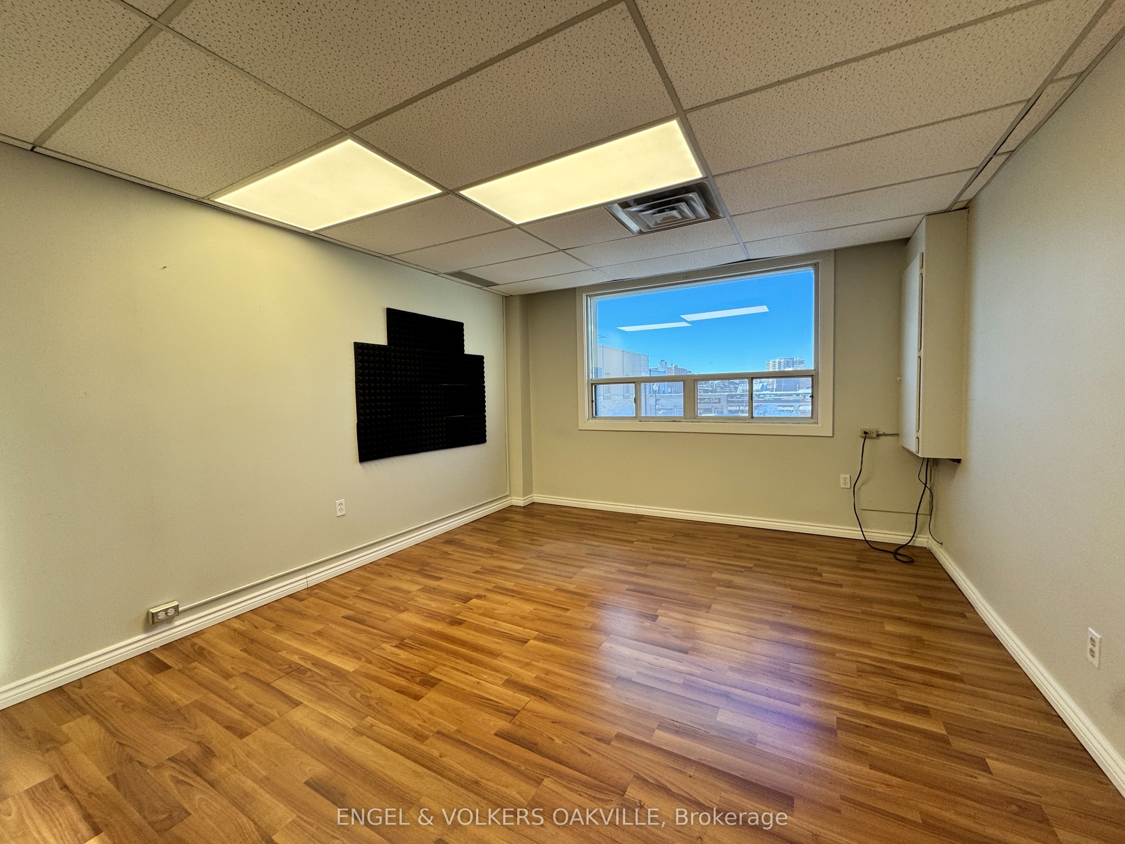 #203 - 260 Church Street Property Photo 6