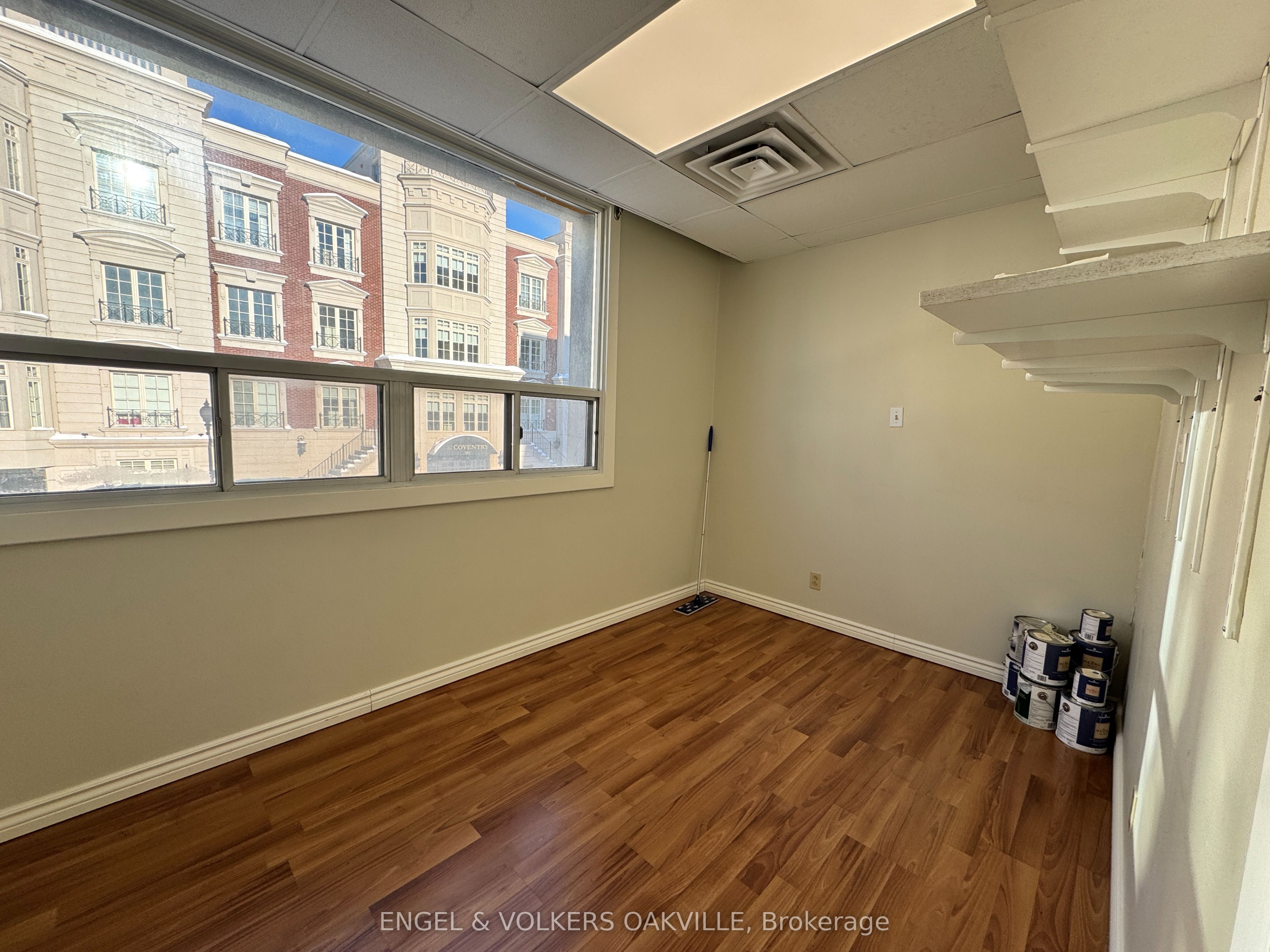 #203 - 260 Church Street Property Photo 7