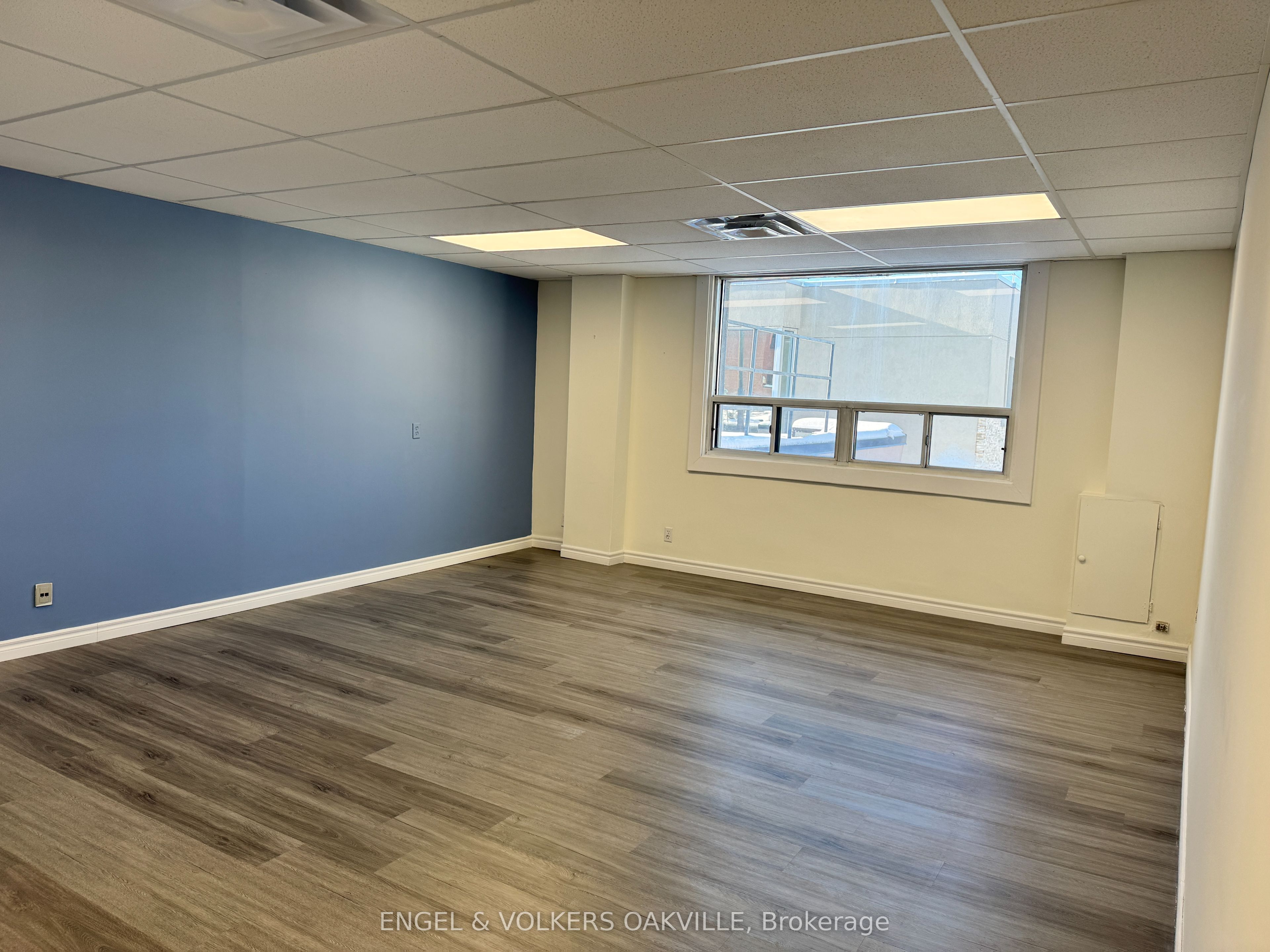 #206 - 260 Church Street Property Photo 2