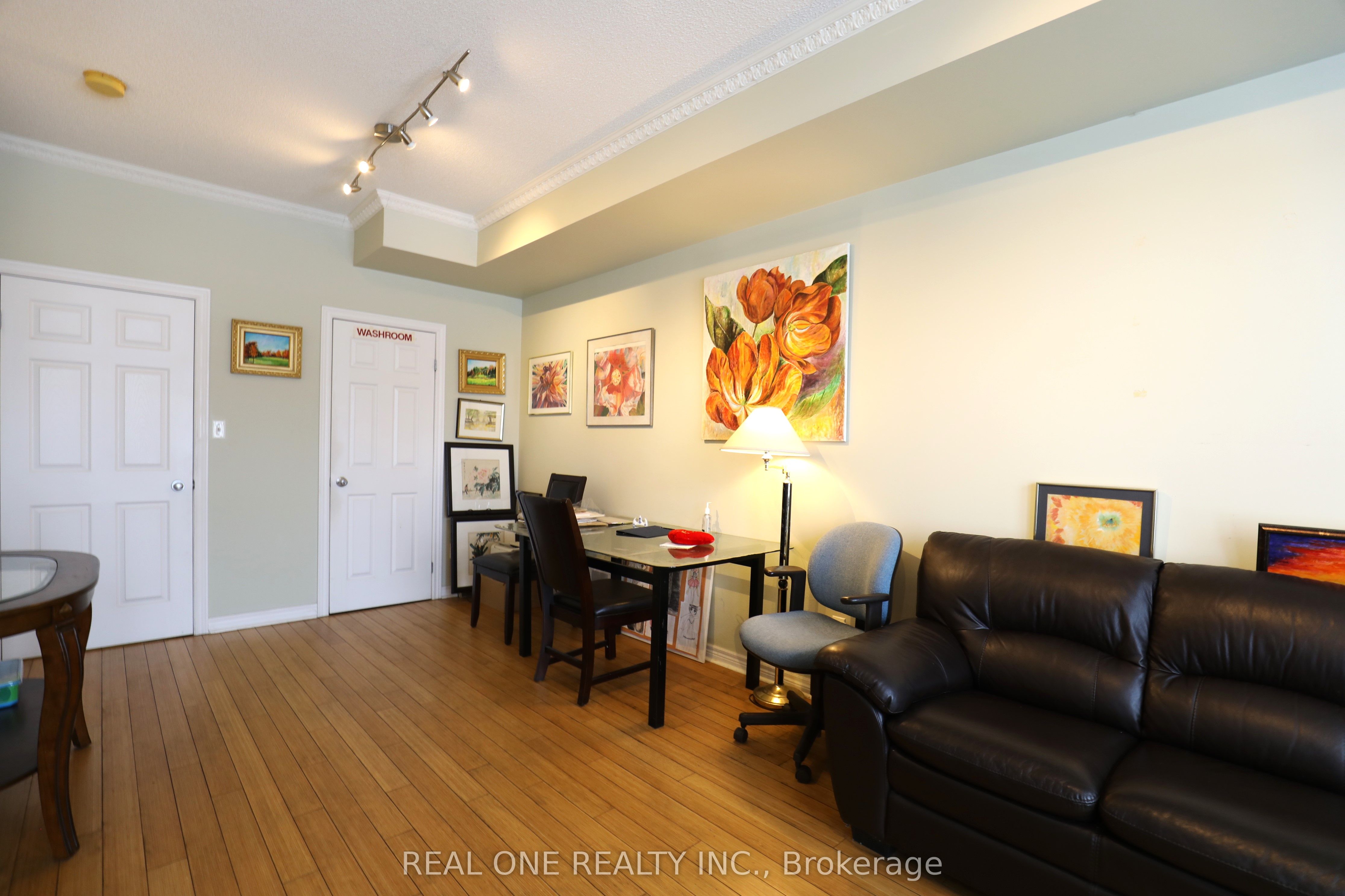 5052 Fairview Street Property Photo 2