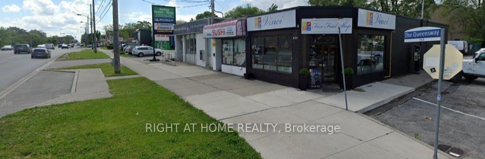 170 The Queensway Way Property Photo 1