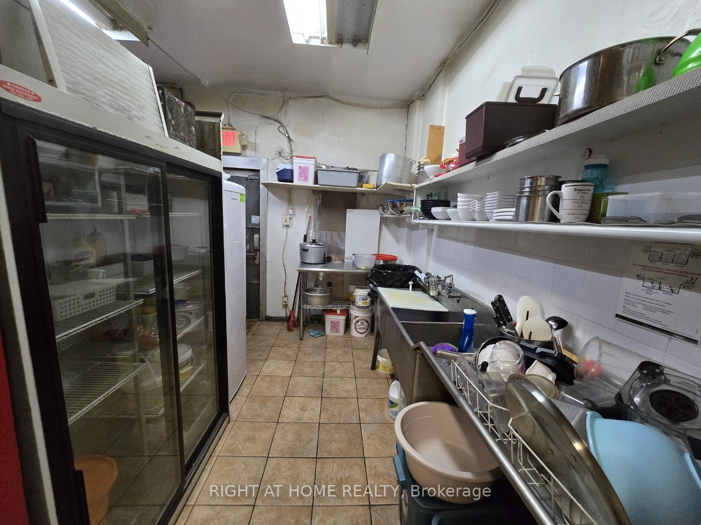 170 The Queensway Way Property Photo 5