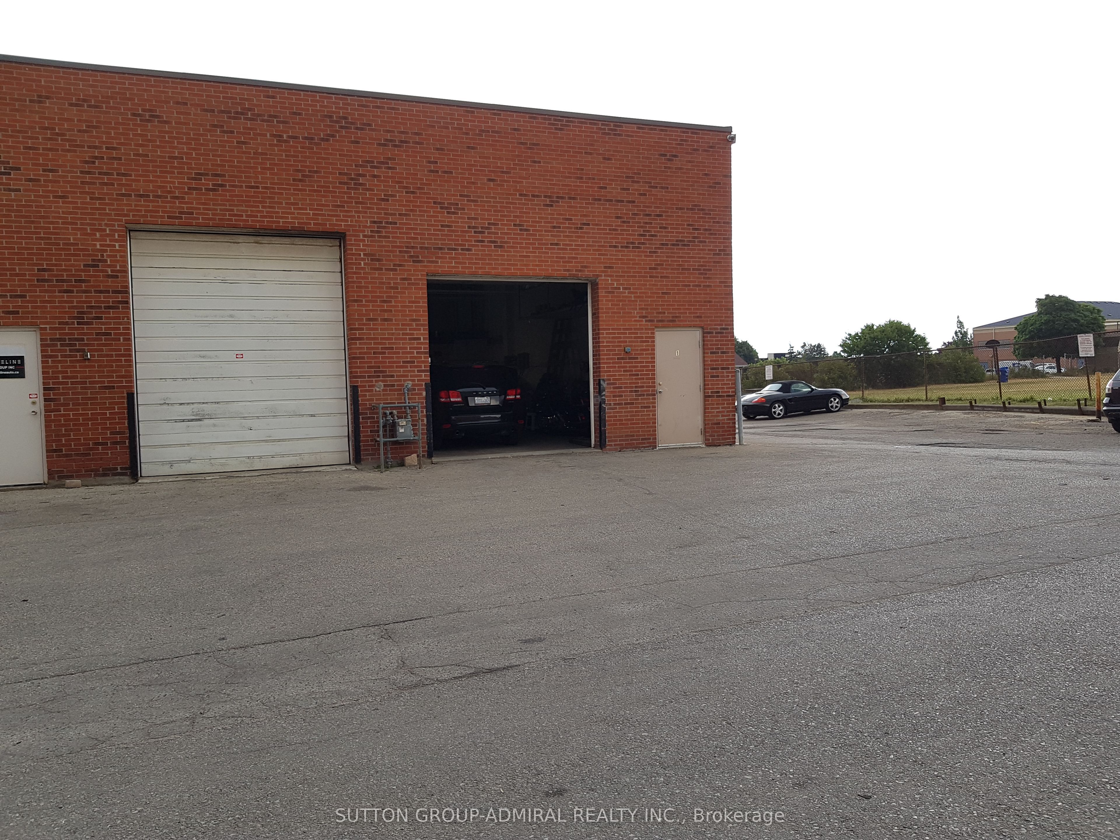 #1 - 2899 Steeles Avenue Property Photo 3