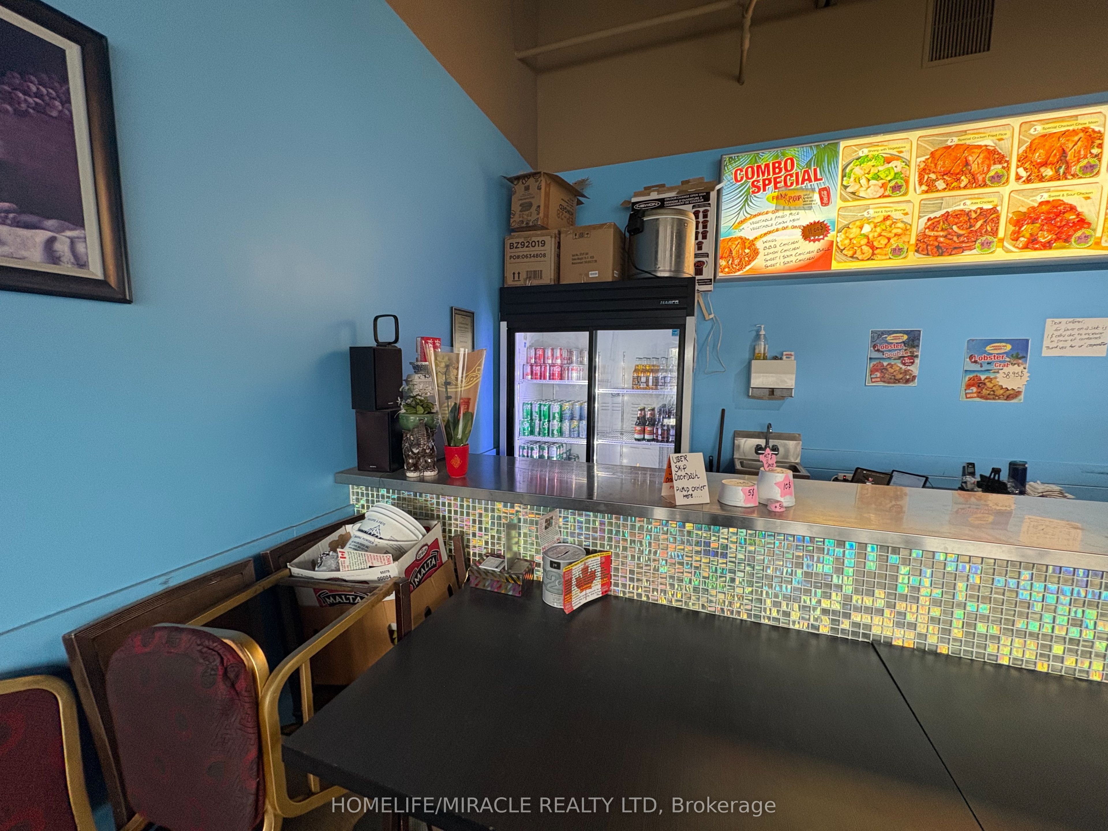 180 Sandlewood Parkway Property Photo 3