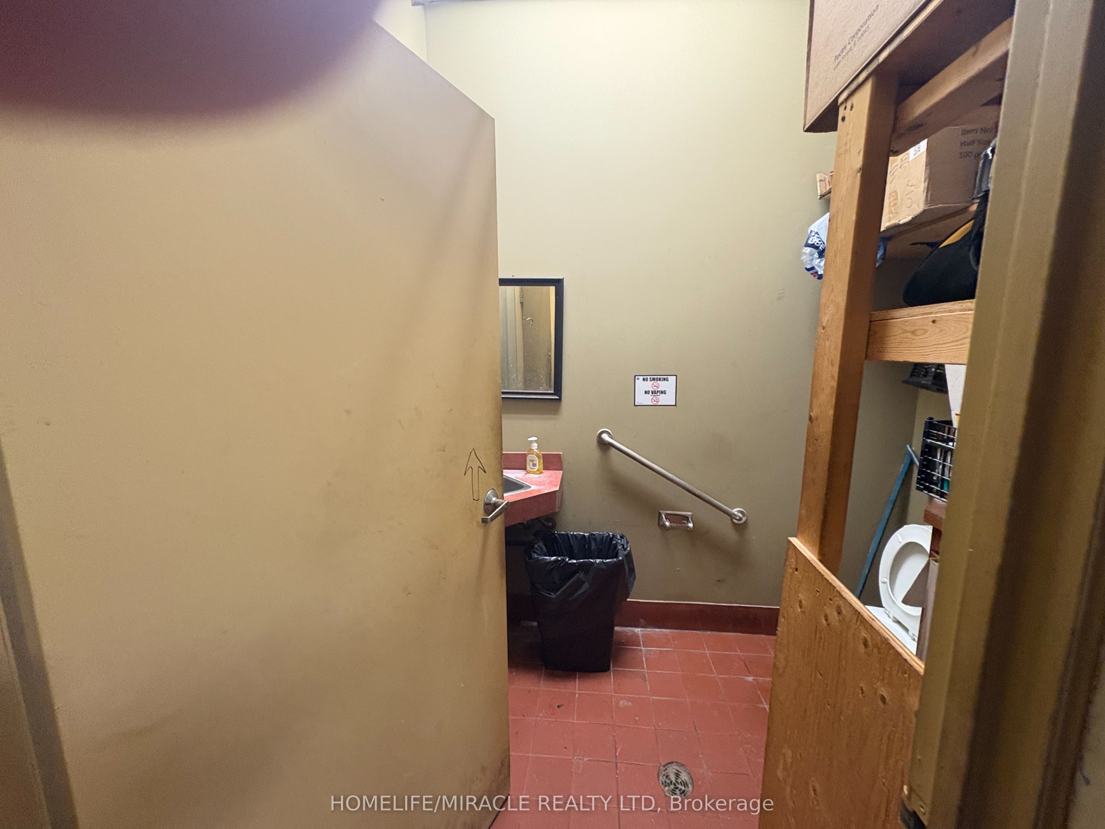 180 Sandlewood Parkway Property Photo 15