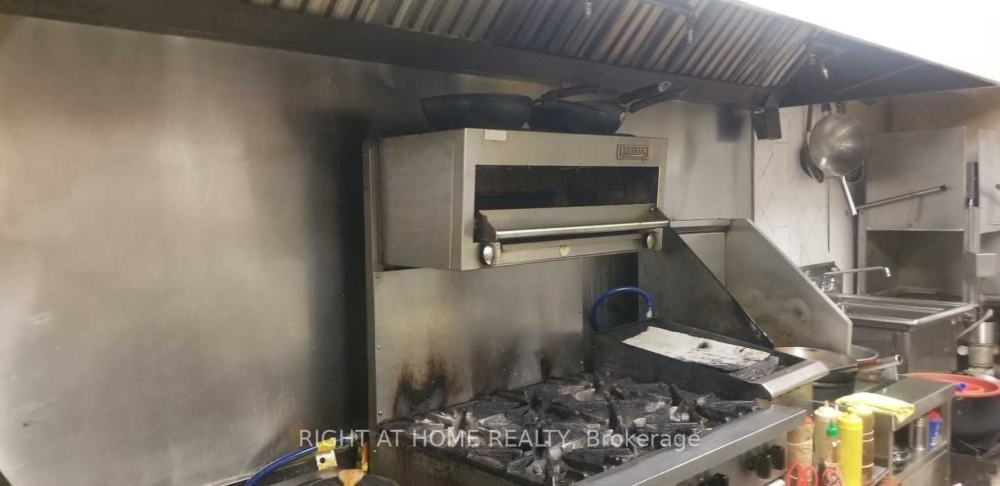 #15 - 1170 Burnhamthorpe Road Property Photo 13