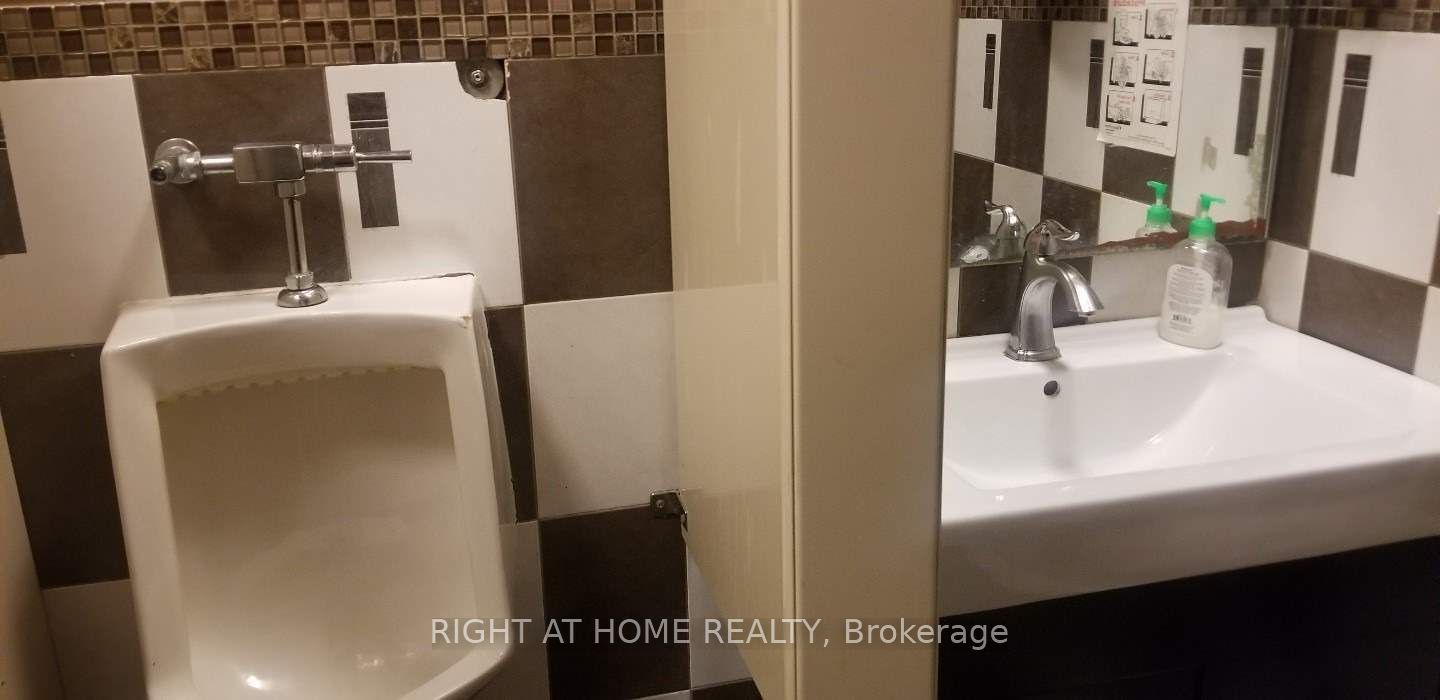 #15 - 1170 Burnhamthorpe Road Property Photo 19