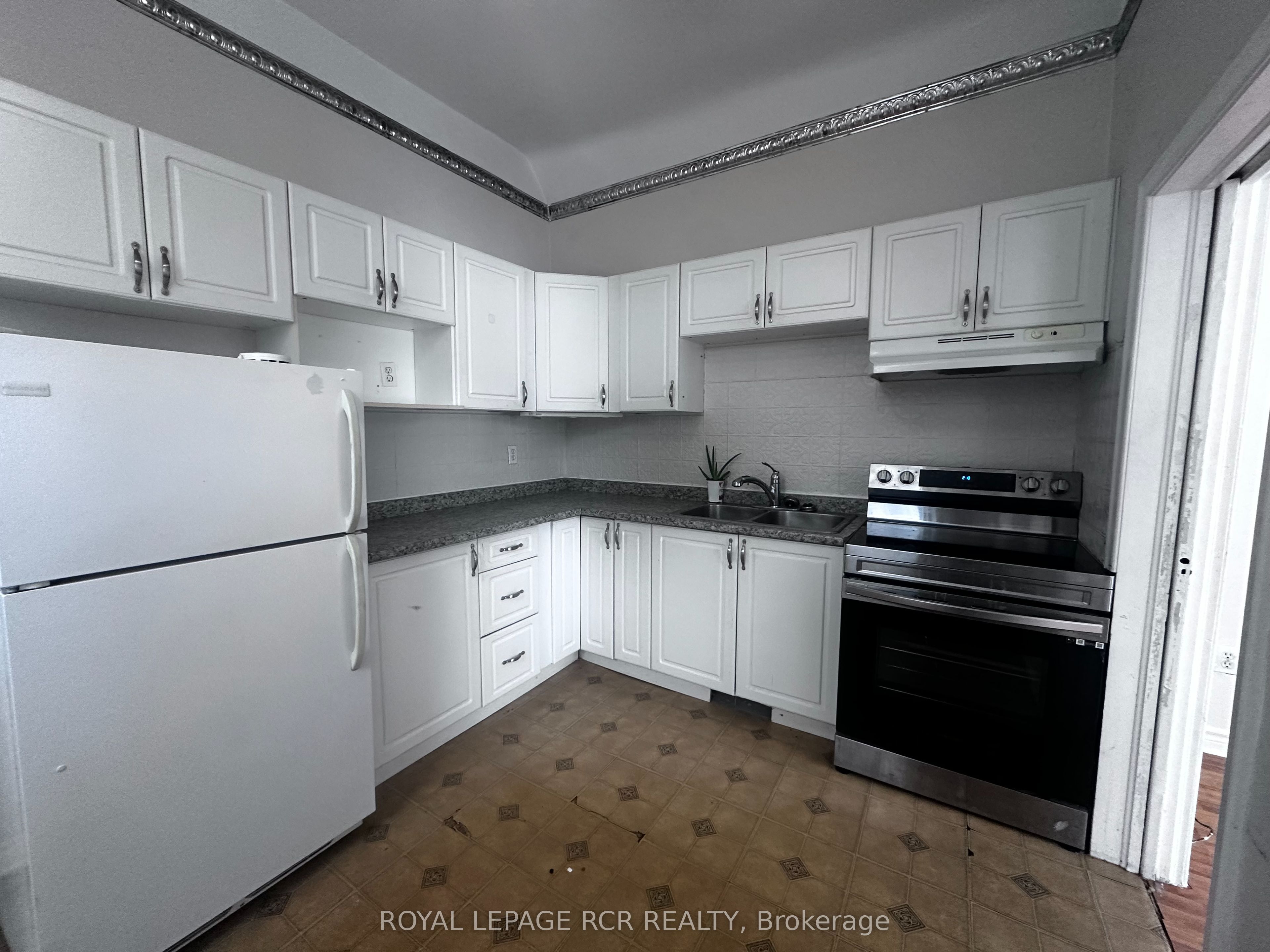 9 Second Avenue Property Photo 32
