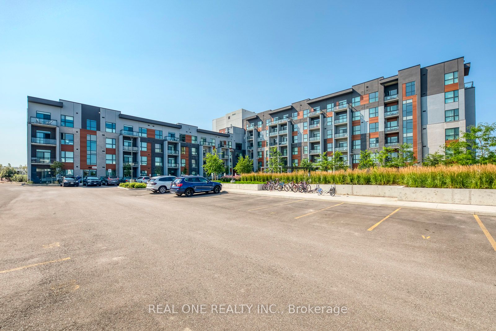 #417 - 95 Dundas Street Property Photo 2