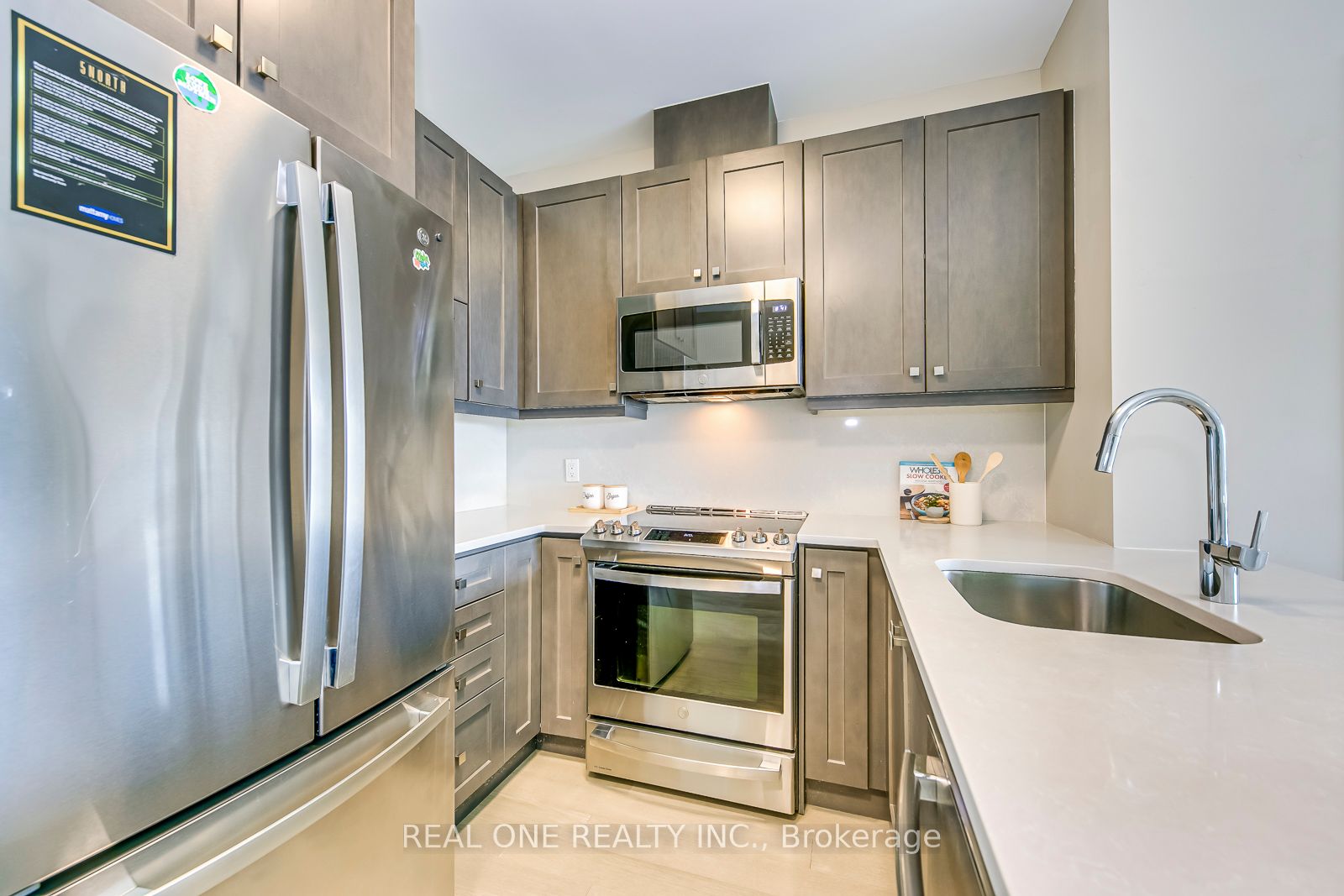 #417 - 95 Dundas Street Property Photo 11