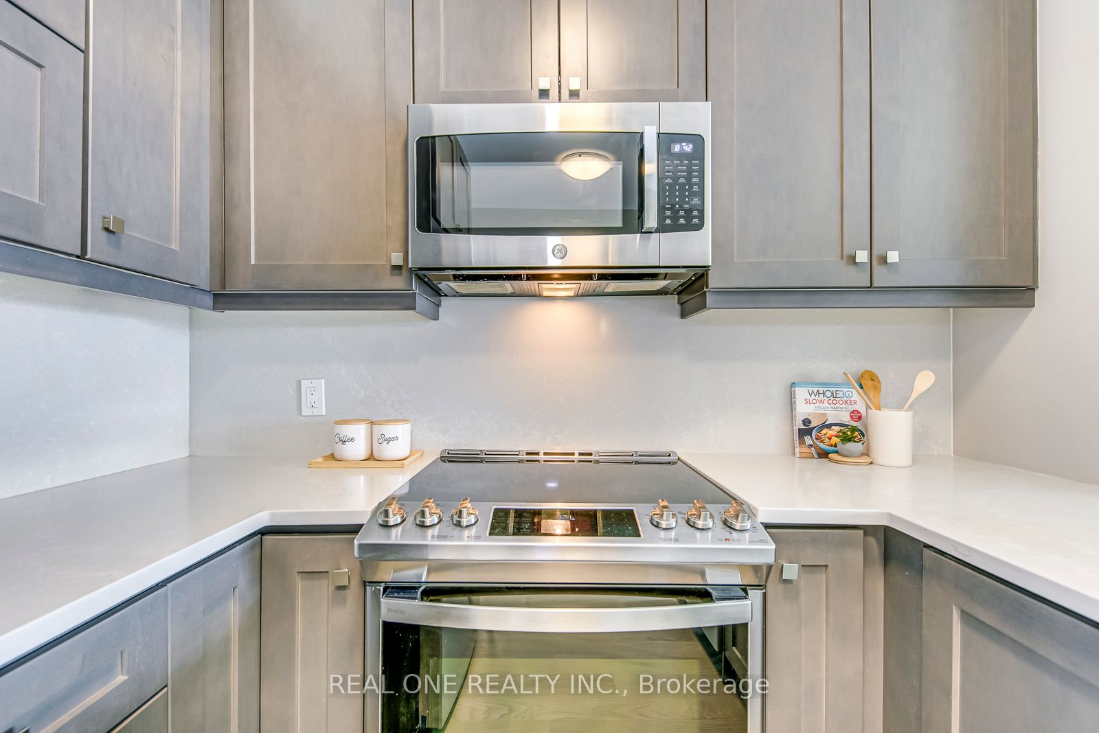 #417 - 95 Dundas Street Property Photo 12