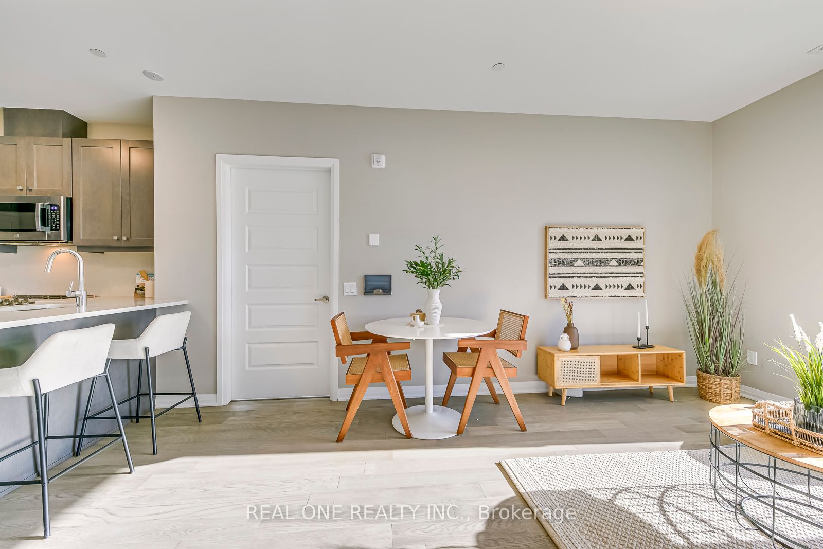 #417 - 95 Dundas Street Property Photo 18
