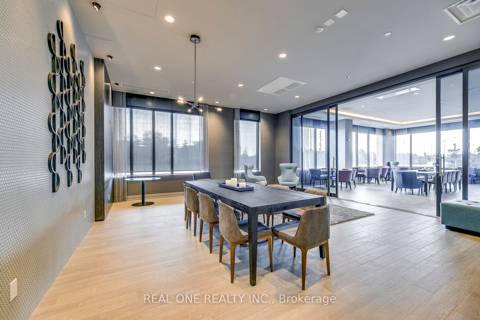 #417 - 95 Dundas Street Property Photo 37